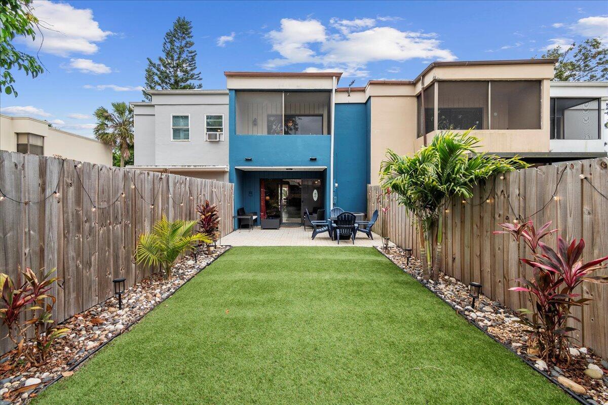 SOUTH SHORE 3 OF WELLINGTON - Residential