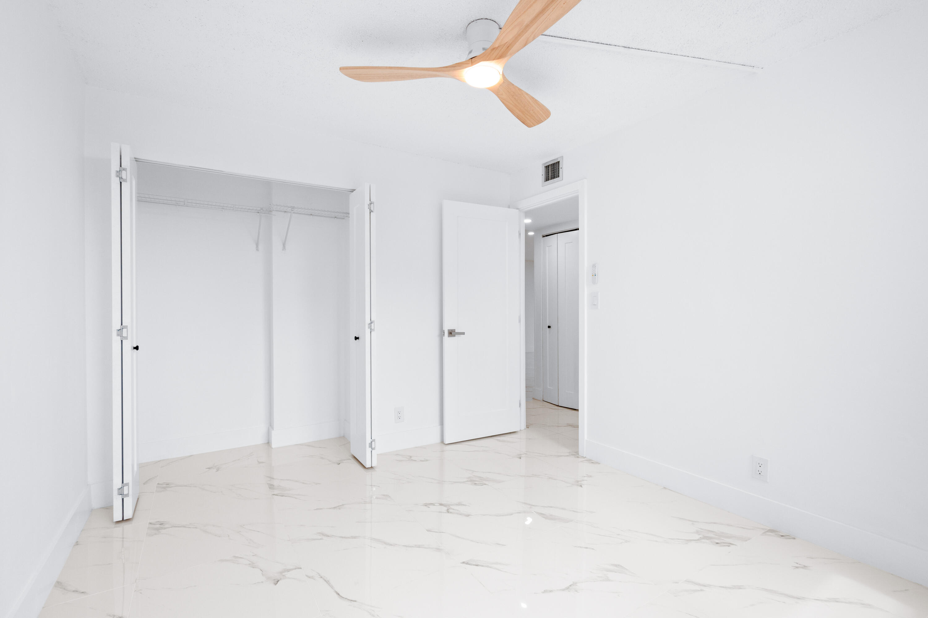 DANIANS SOUTH CONDO - Residential Lease
