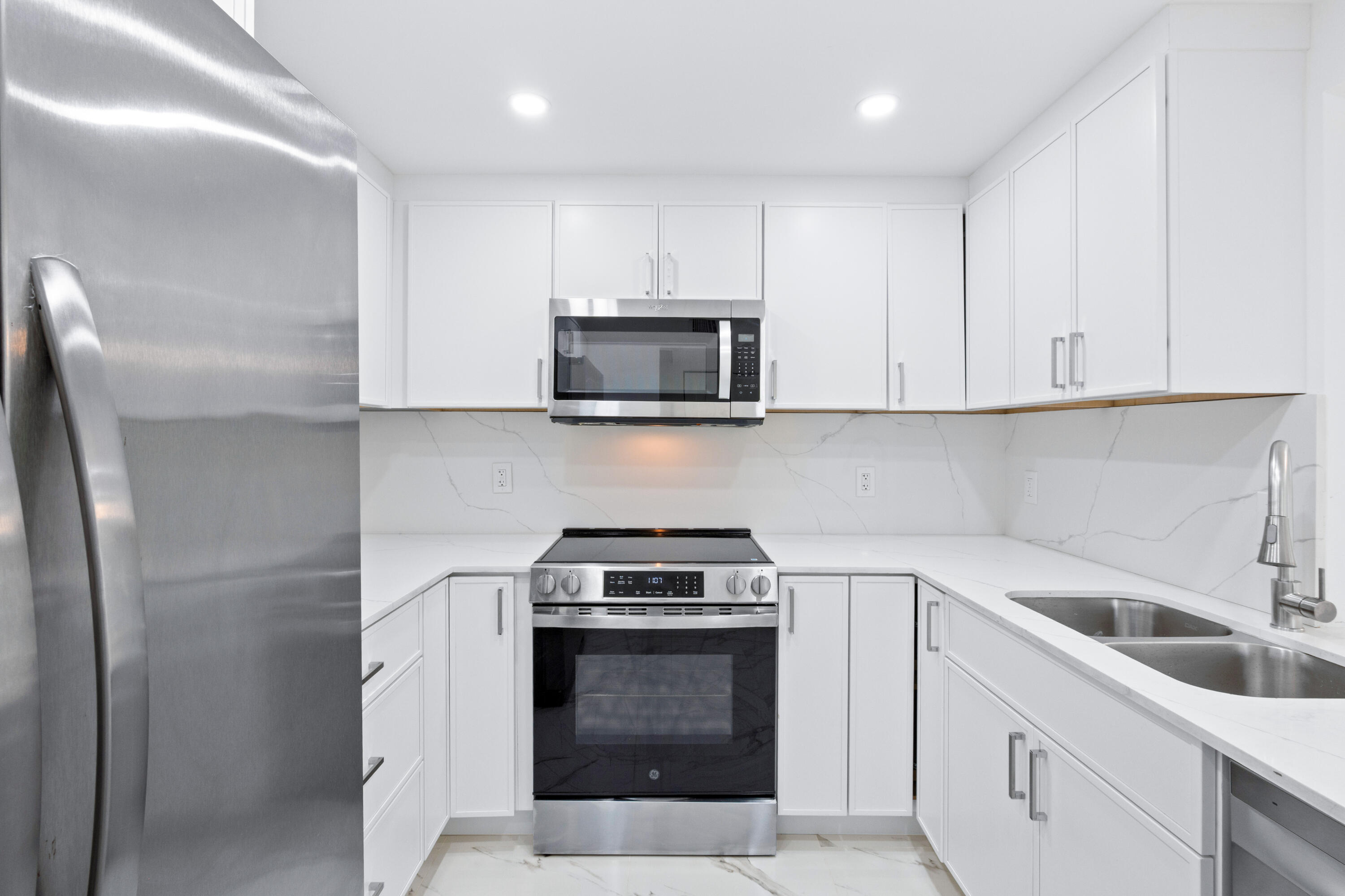 DANIANS SOUTH CONDO - Residential Lease
