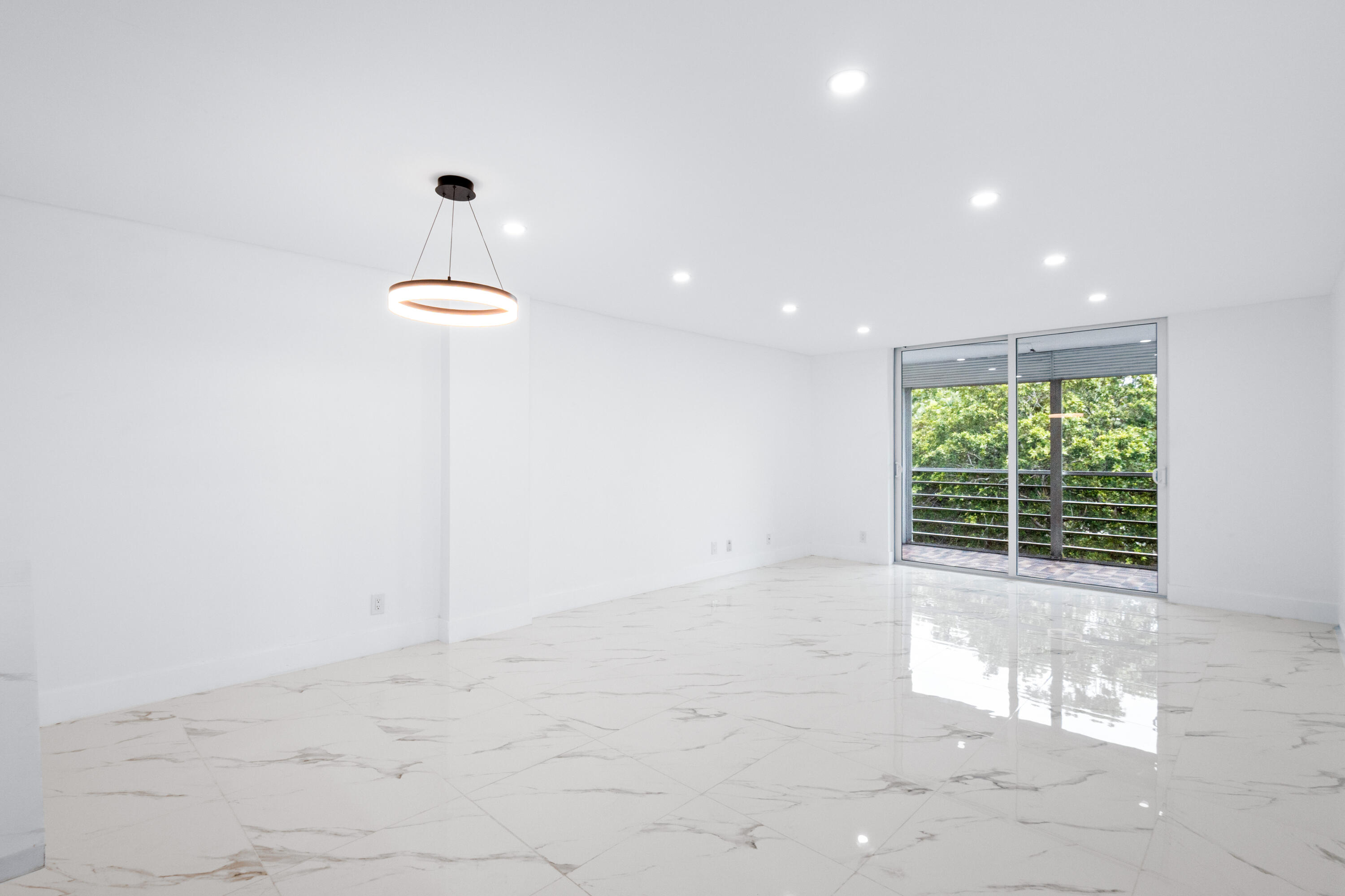 DANIANS SOUTH CONDO - Residential Lease