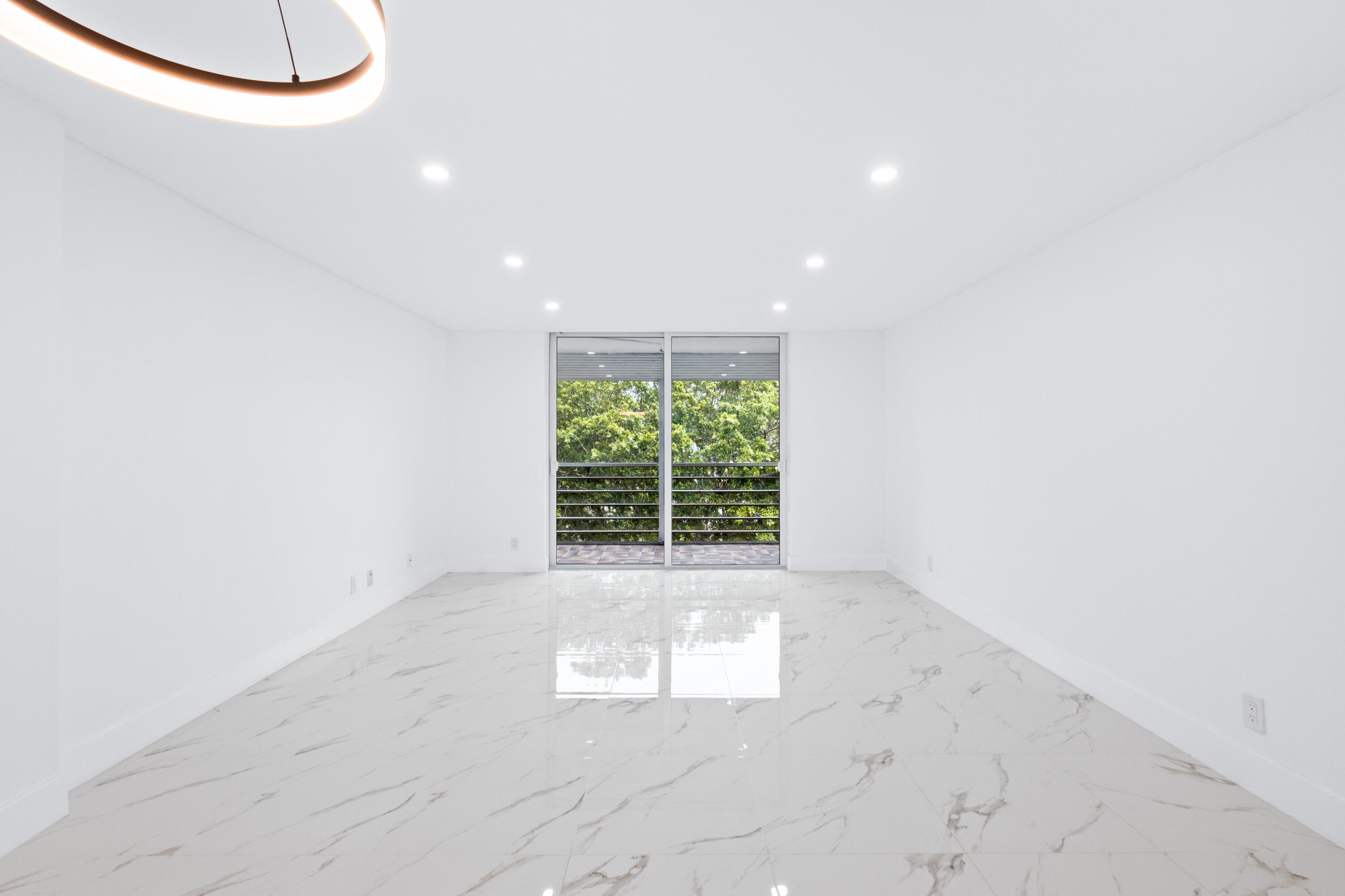 DANIANS SOUTH CONDO - Residential Lease