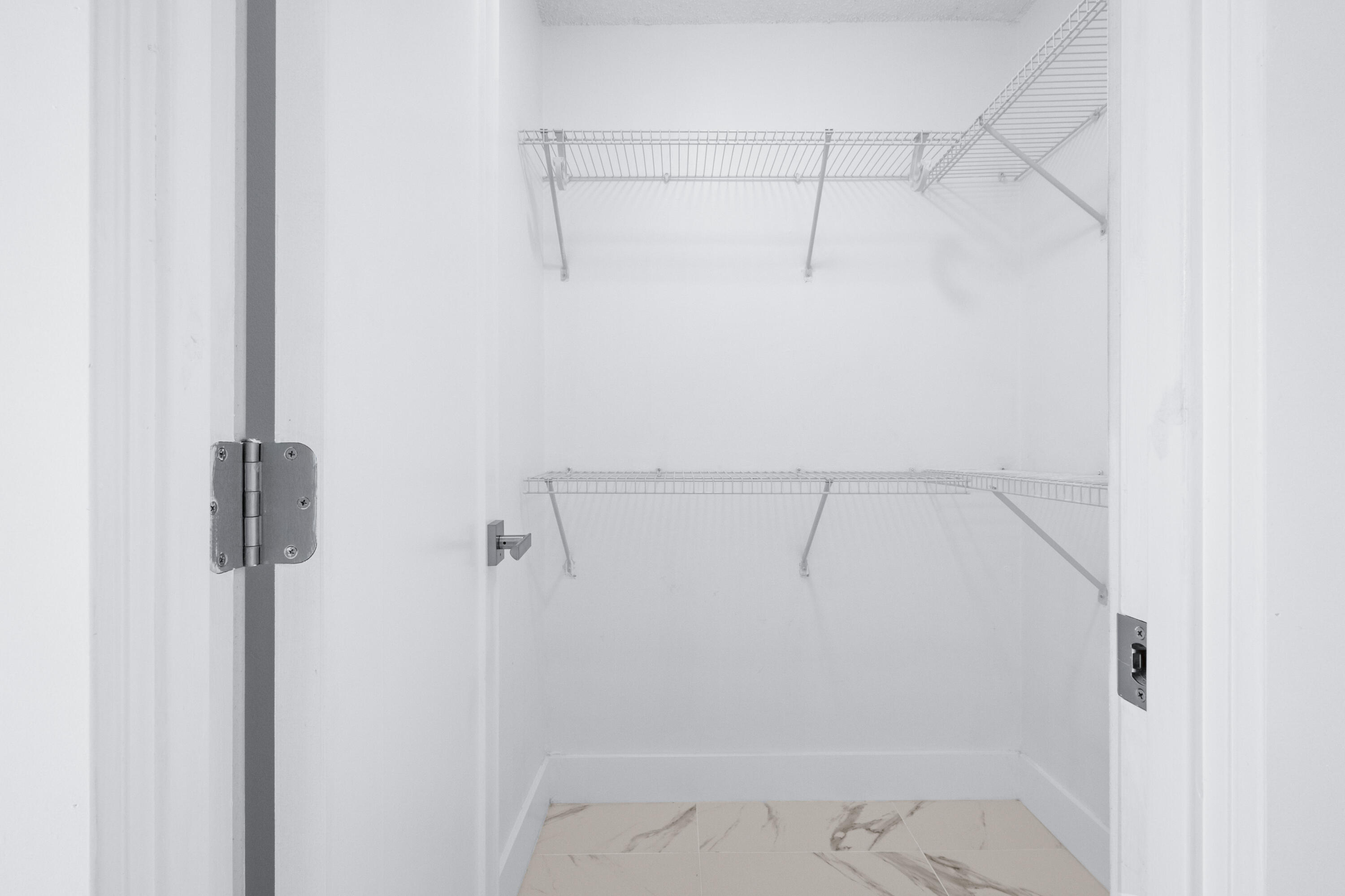 DANIANS SOUTH CONDO - Residential Lease