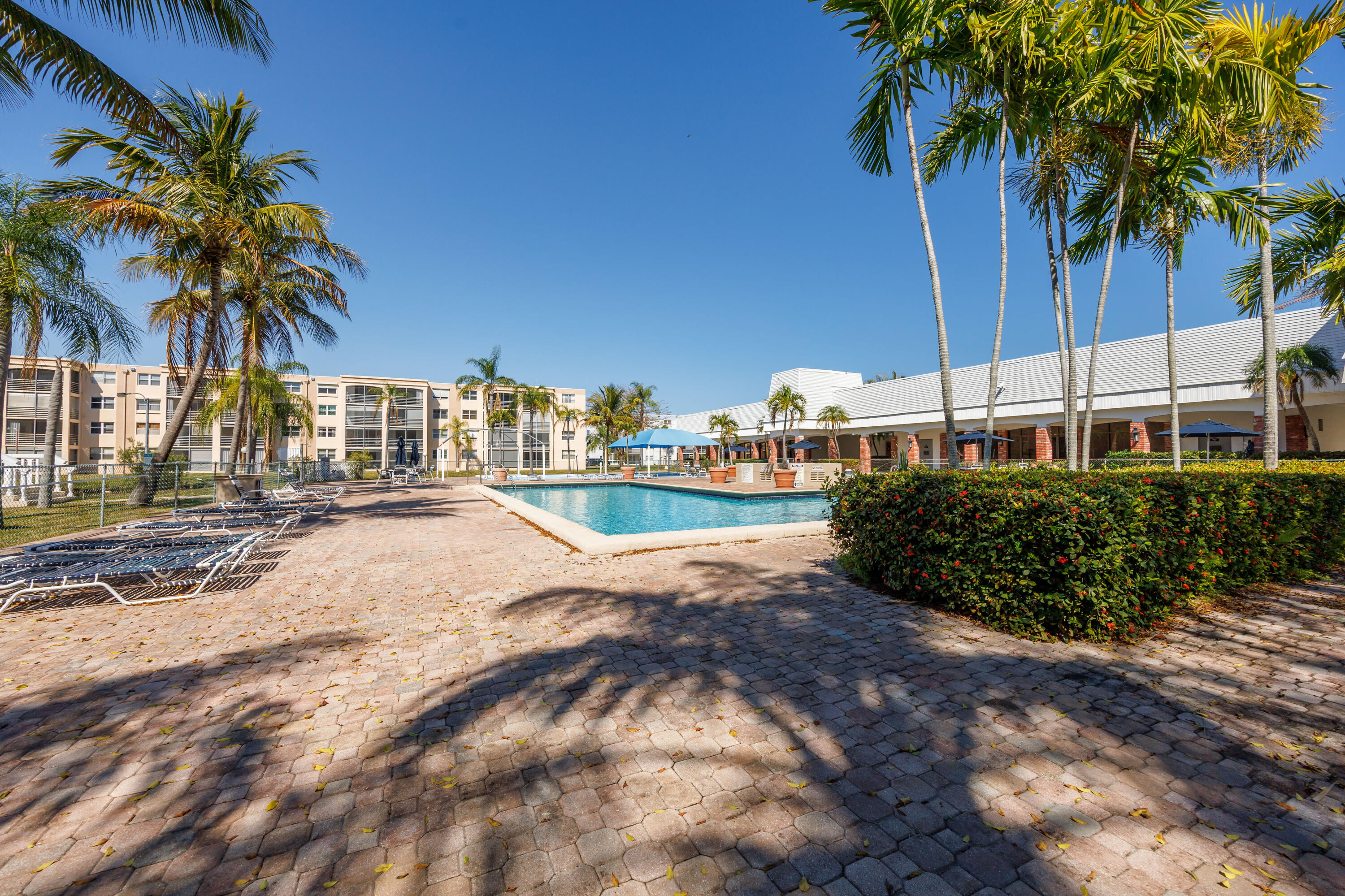DANIANS SOUTH CONDO - Residential Lease