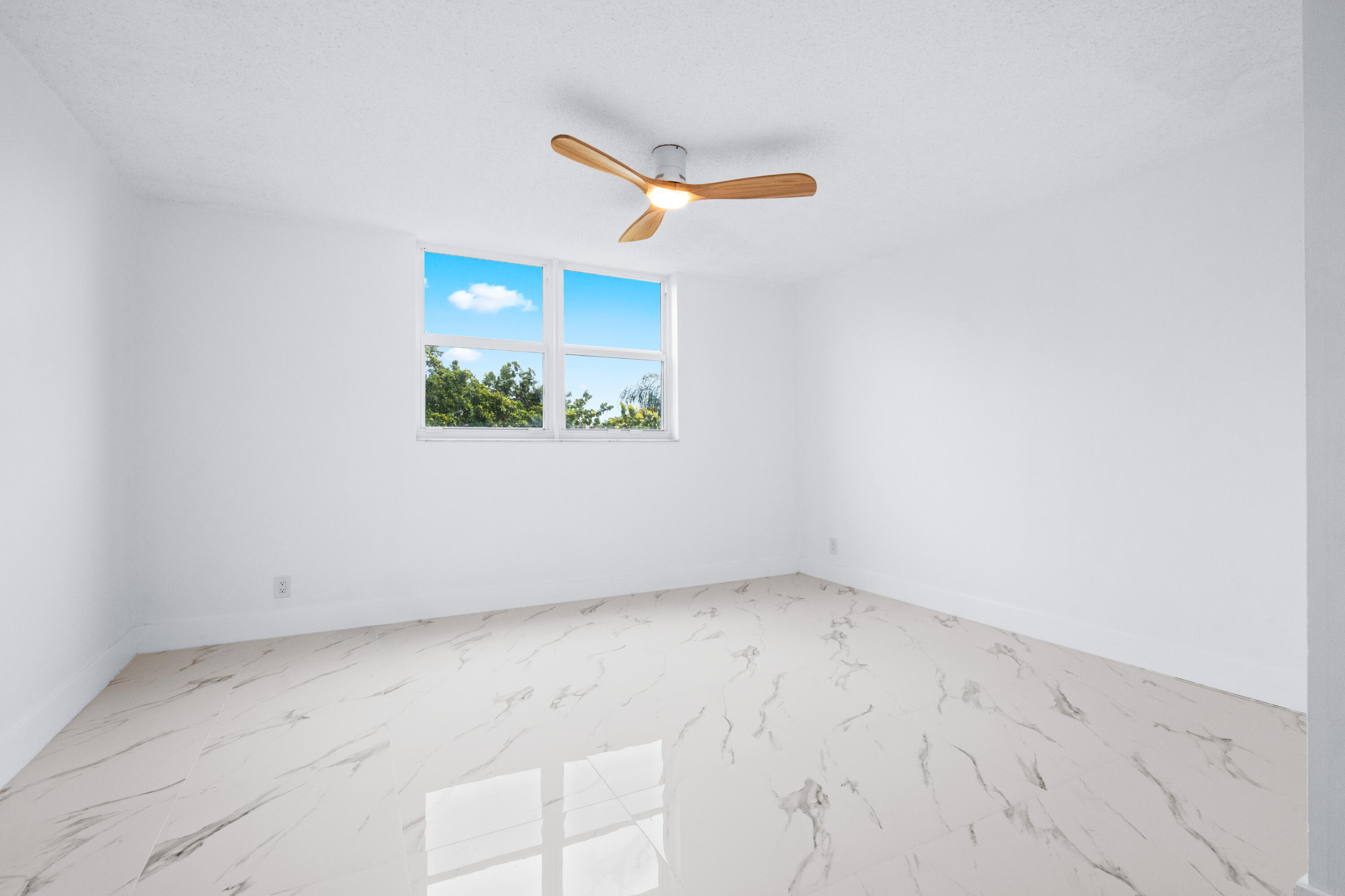 DANIANS SOUTH CONDO - Residential Lease