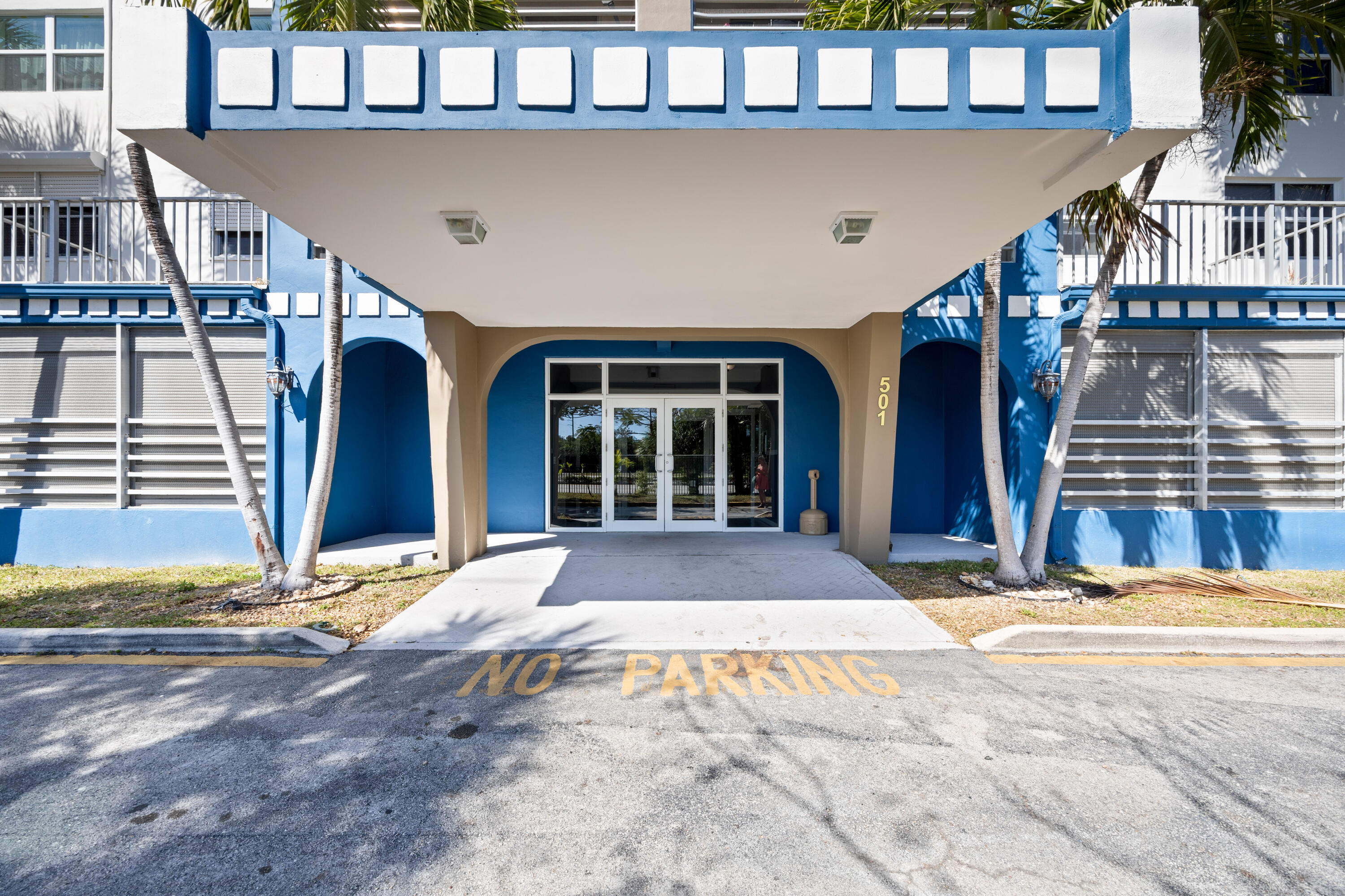 DANIANS SOUTH CONDO - Residential Lease
