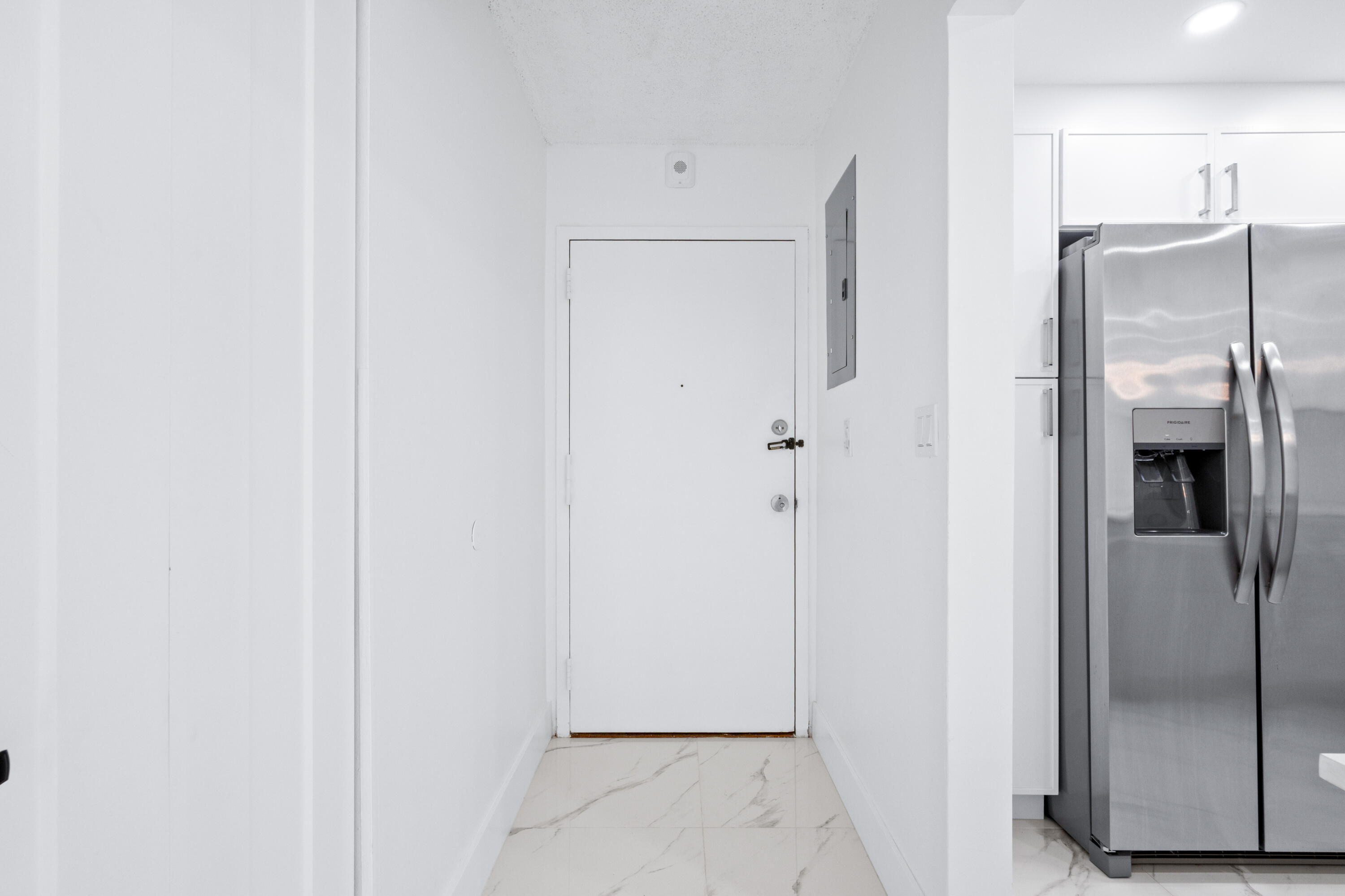 DANIANS SOUTH CONDO - Residential Lease