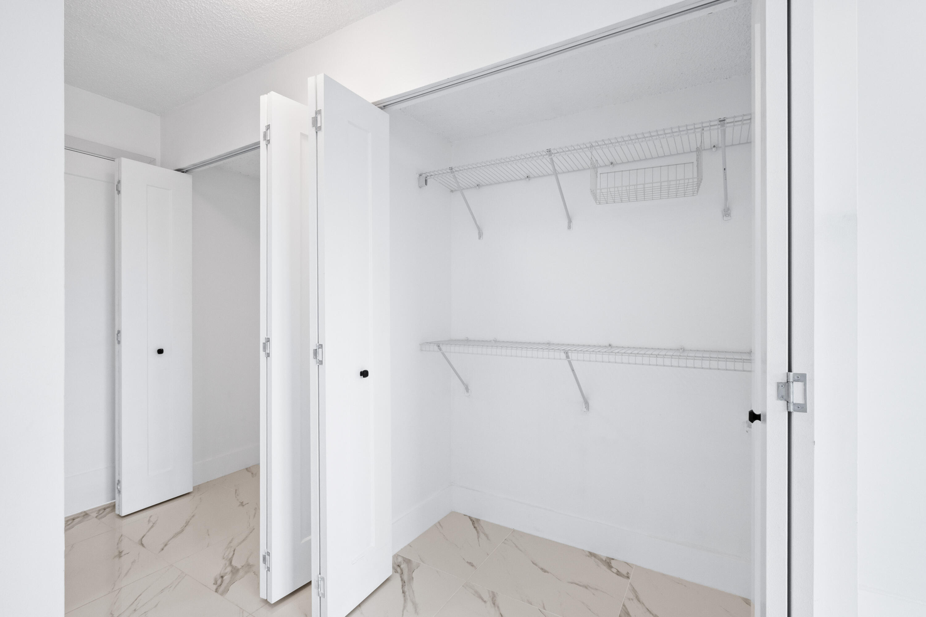 DANIANS SOUTH CONDO - Residential Lease