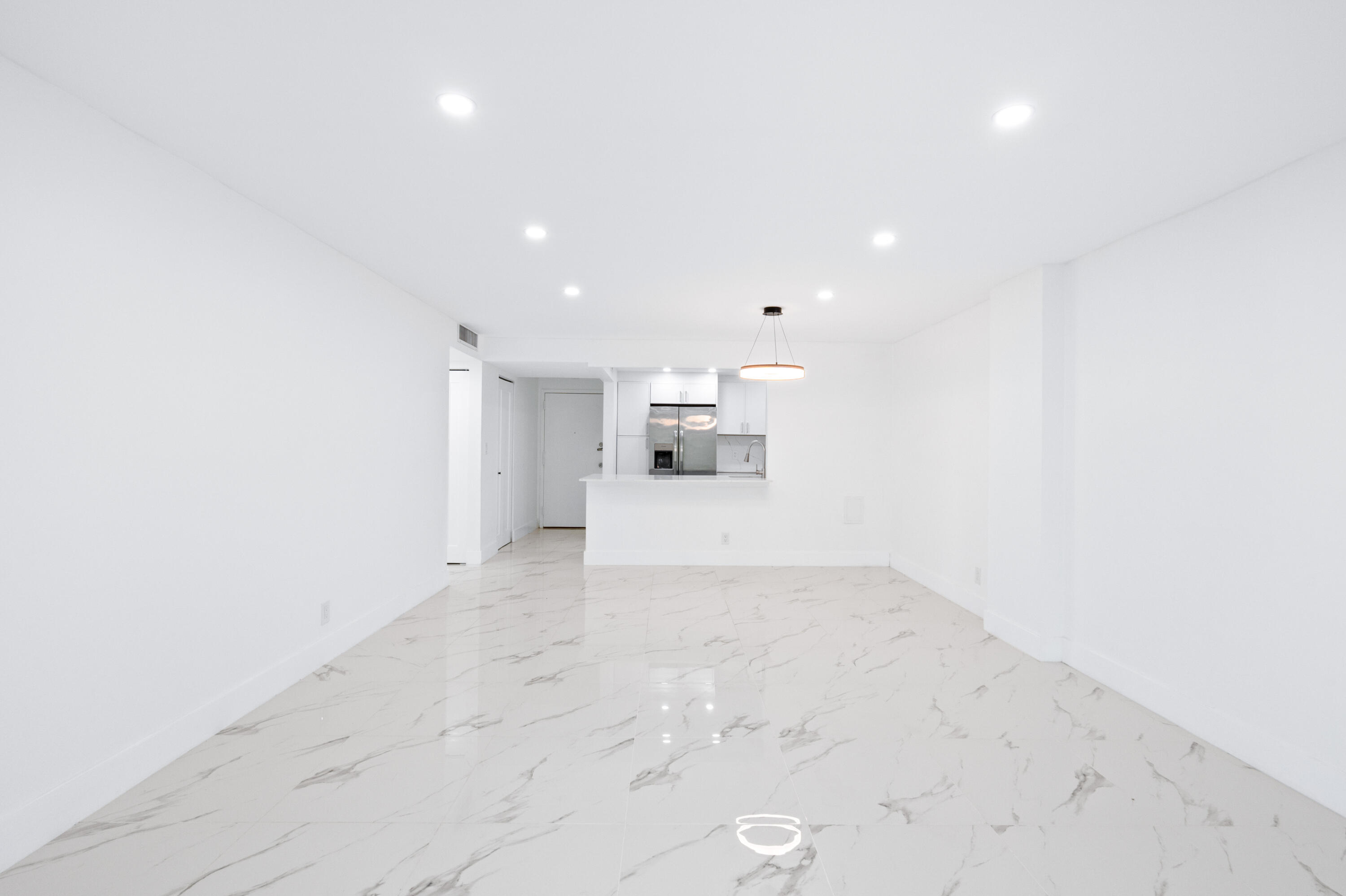 DANIANS SOUTH CONDO - Residential Lease