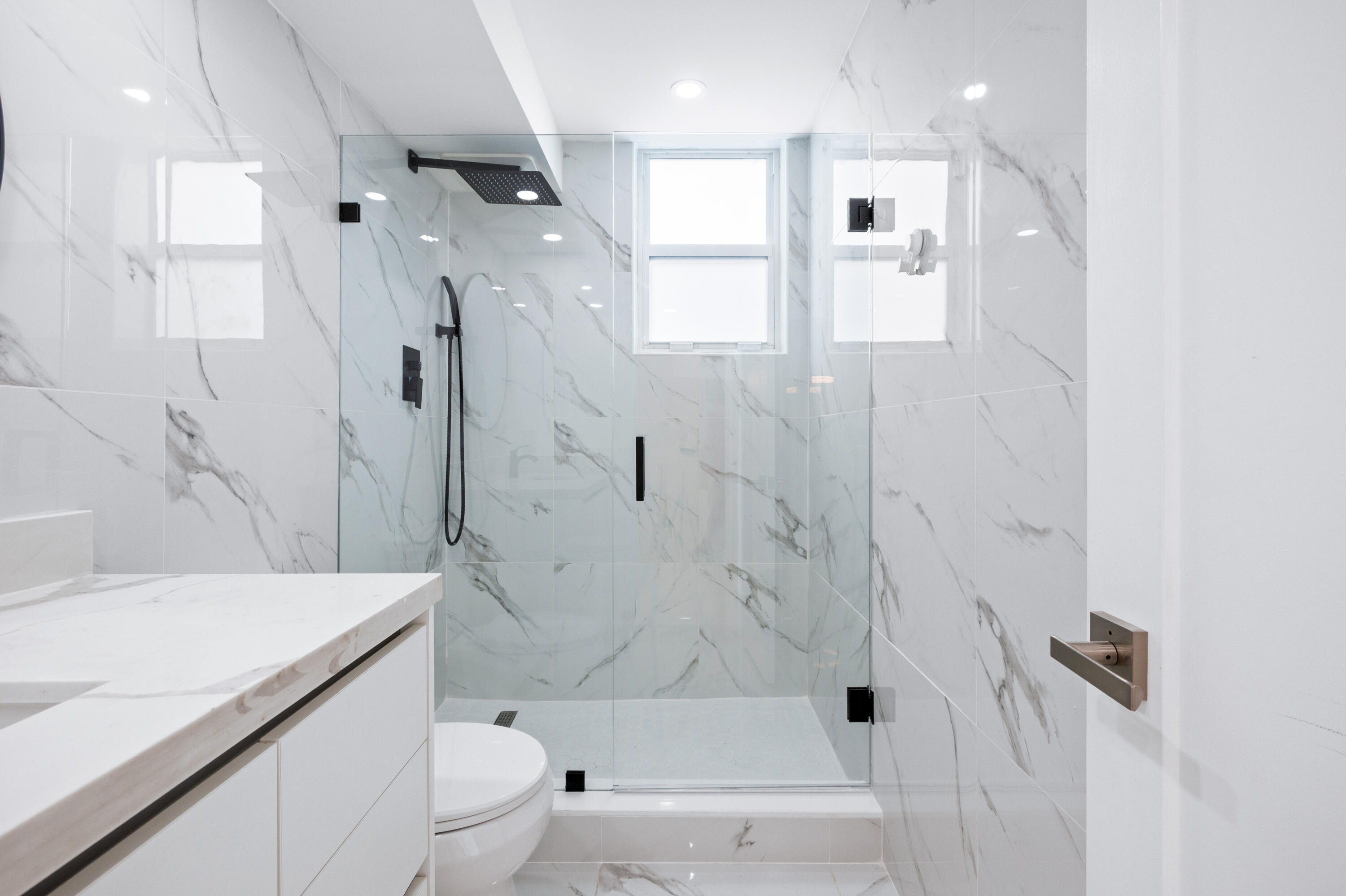 DANIANS SOUTH CONDO - Residential Lease