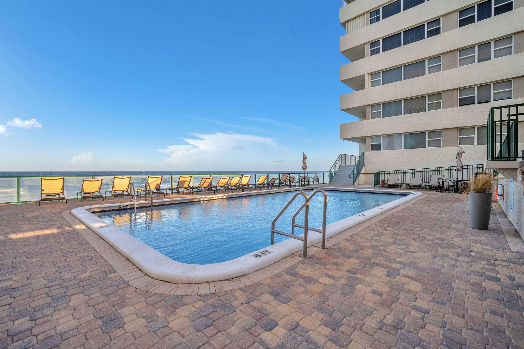 PORT DE MER CONDO - Residential