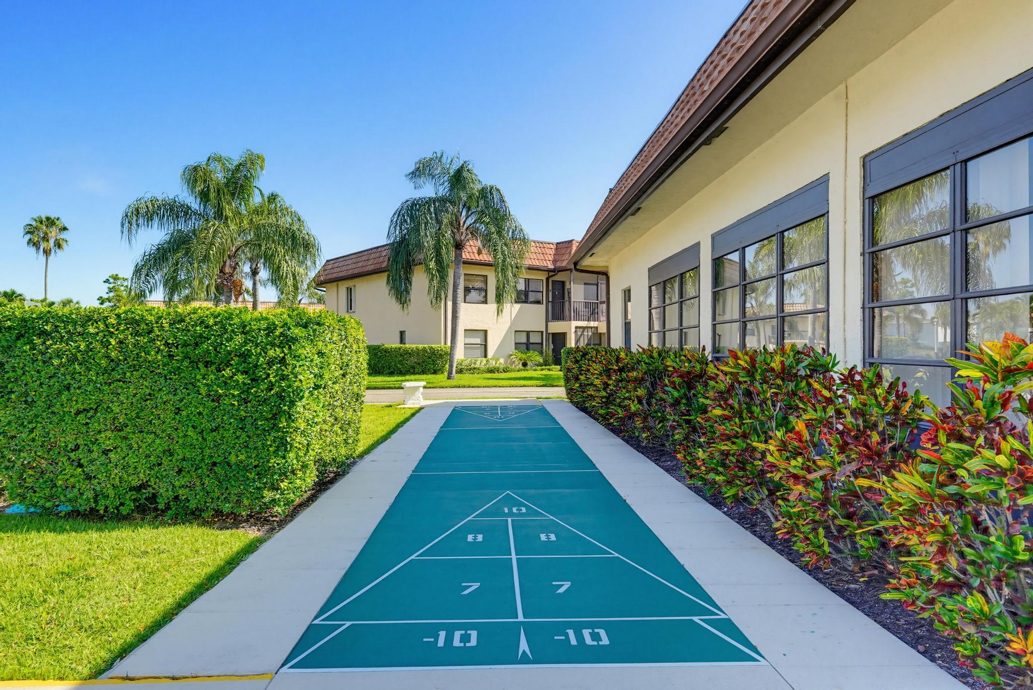 LUCERNE LAKES GOLF COLONY - Residential Lease
