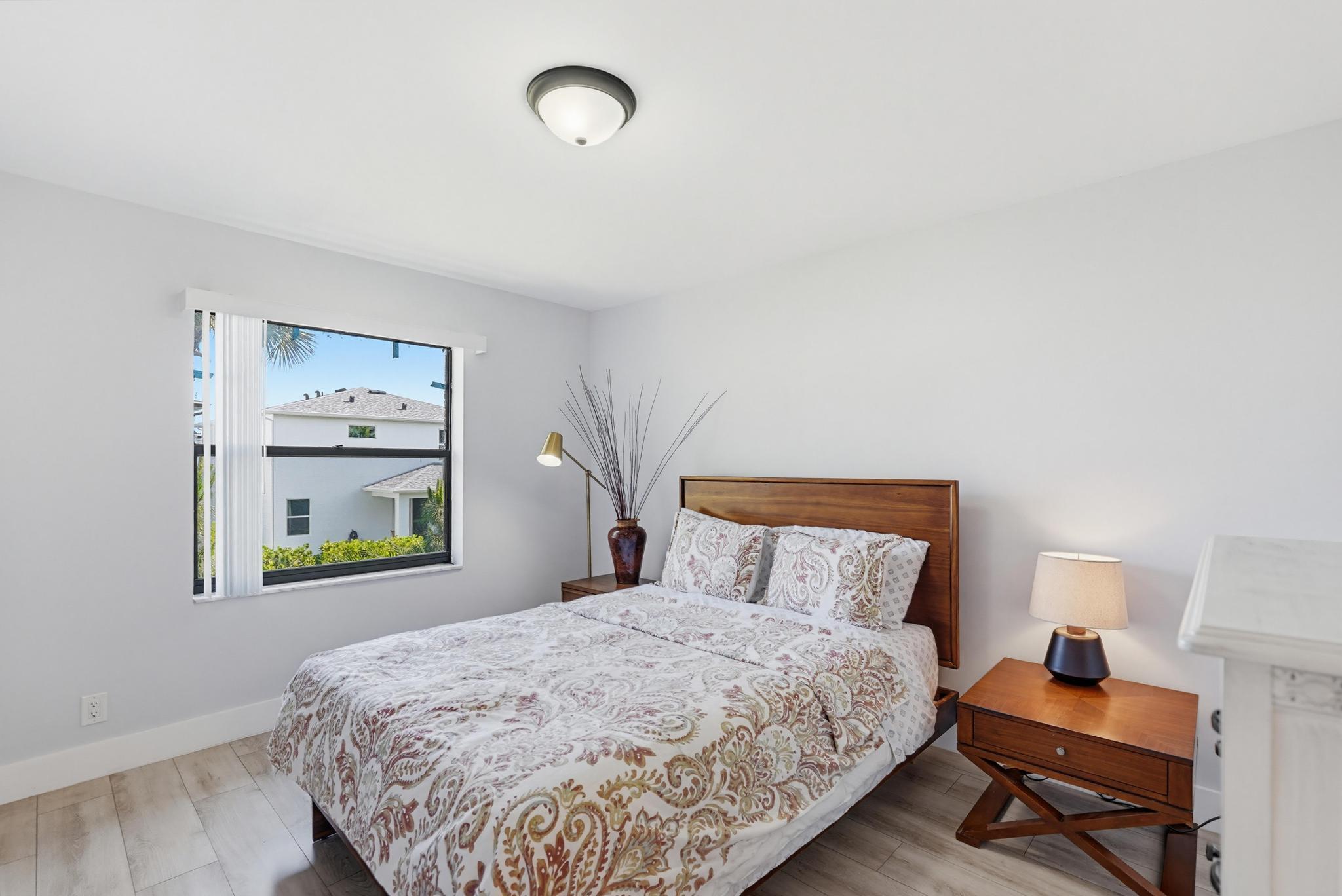 LUCERNE LAKES GOLF COLONY - Residential Lease