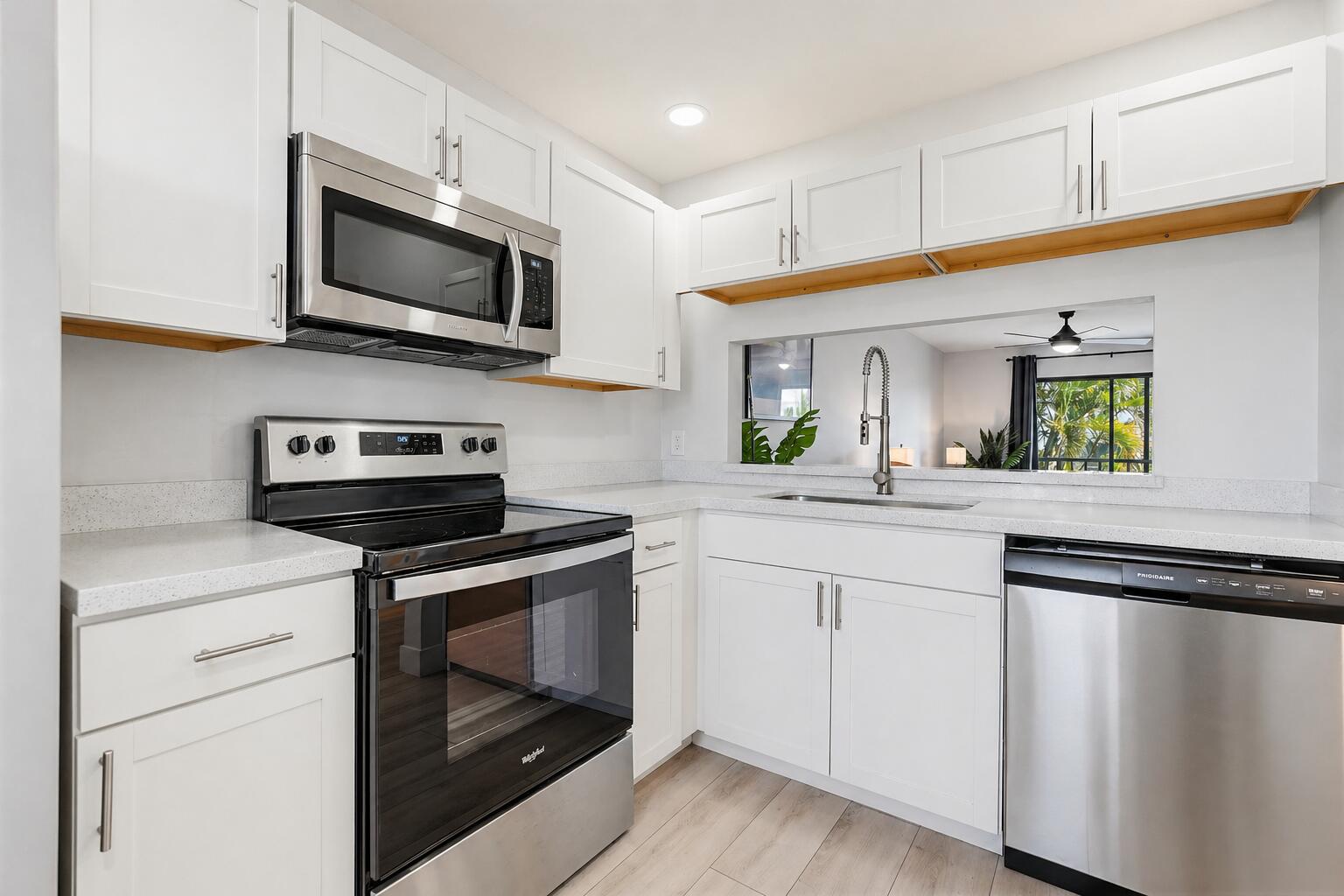 LUCERNE LAKES GOLF COLONY - Residential Lease