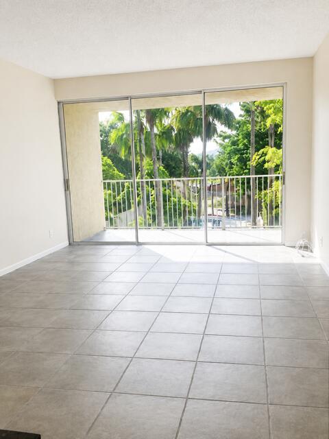 CORAL SPRINGS ESTATE TOWNHOMES - Residential Lease