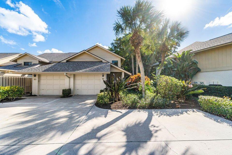 WATERBEND AT JONATHANS LANDING CONDO - Residential