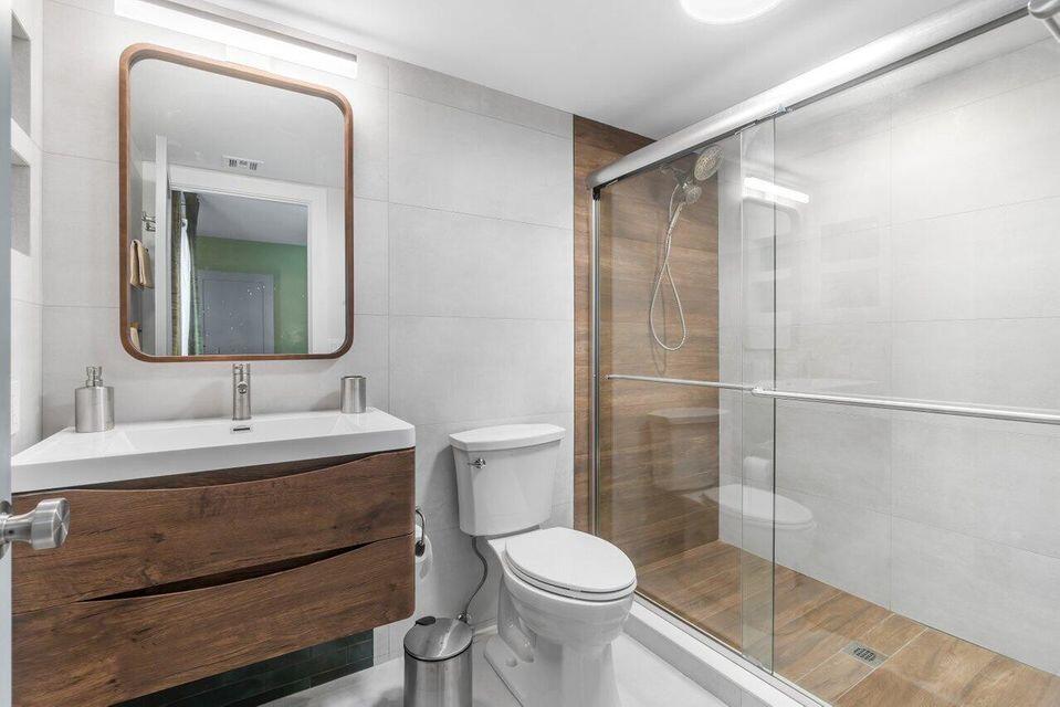 WATERBEND AT JONATHANS LANDING CONDO - Residential