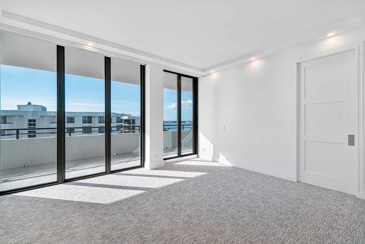 PALM BEACH HAMPTONCONDO DECL FILED 4-26-85-IN - Residential