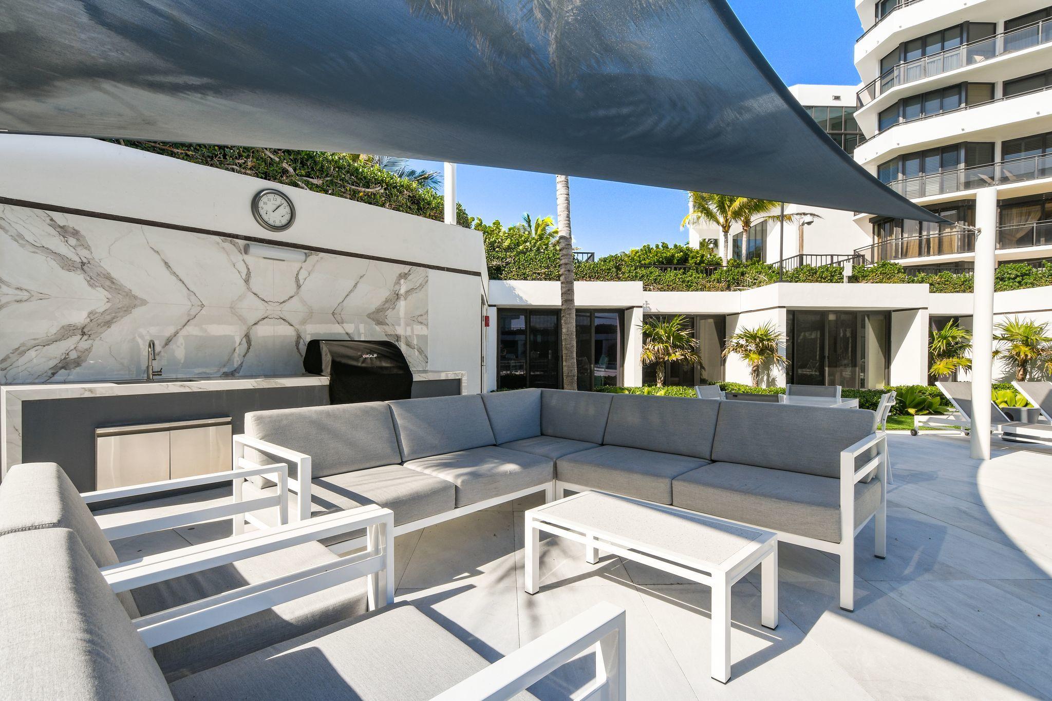 PALM BEACH HAMPTONCONDO DECL FILED 4-26-85-IN - Residential