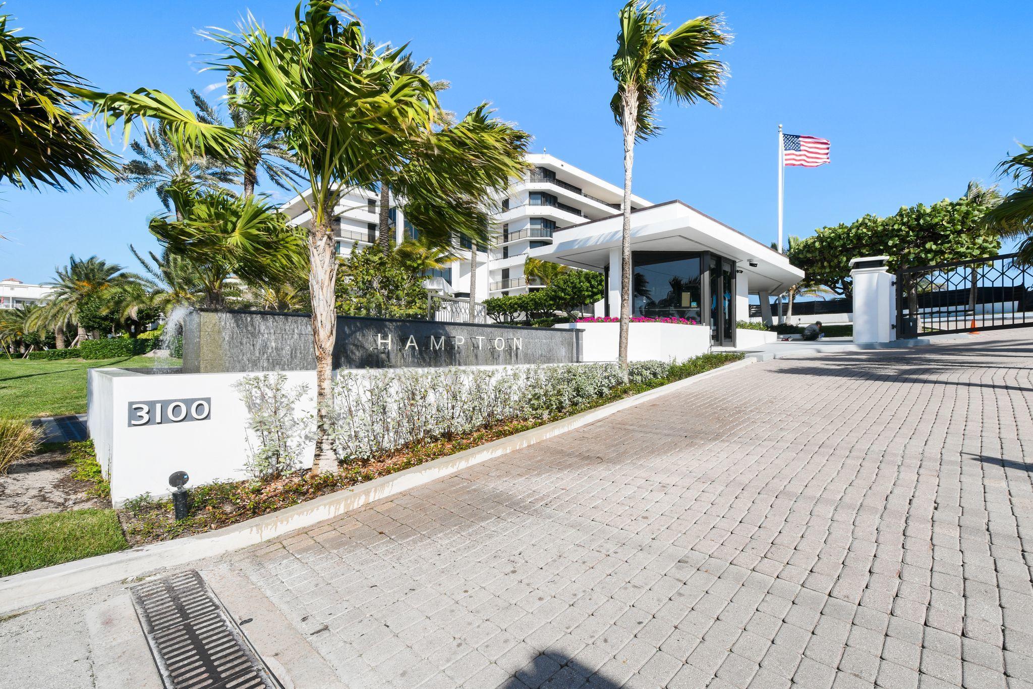 PALM BEACH HAMPTONCONDO DECL FILED 4-26-85-IN - Residential