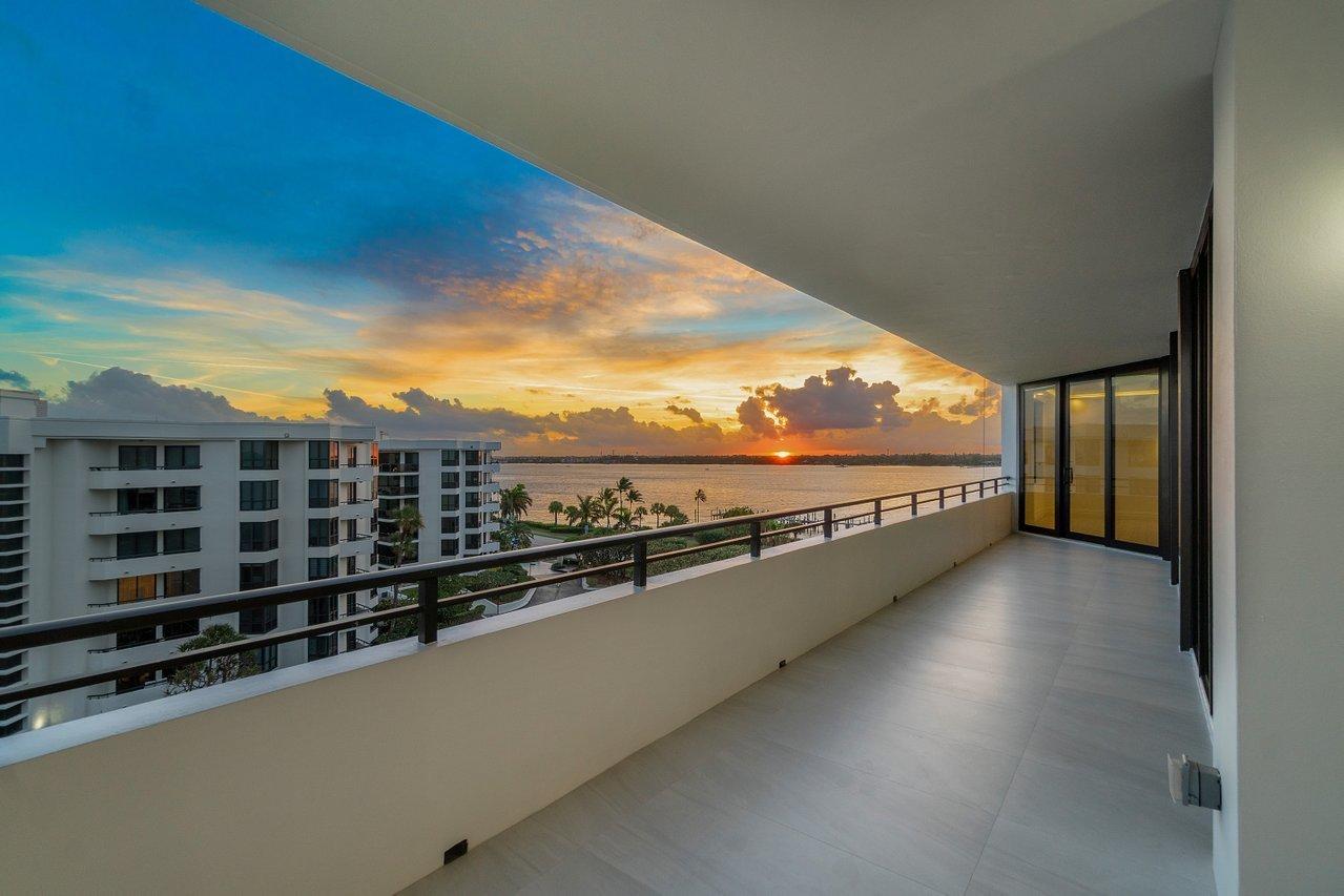 PALM BEACH HAMPTONCONDO DECL FILED 4-26-85-IN - Residential