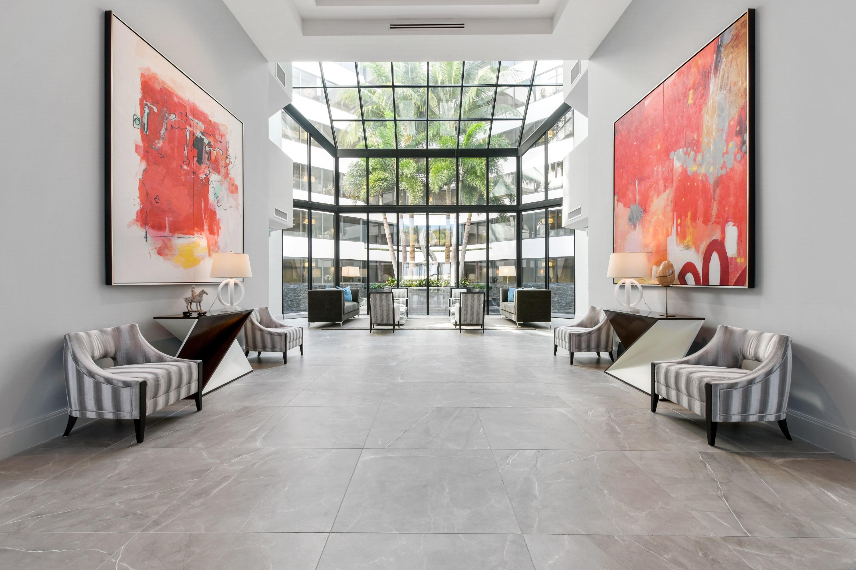 PALM BEACH HAMPTONCONDO DECL FILED 4-26-85-IN - Residential