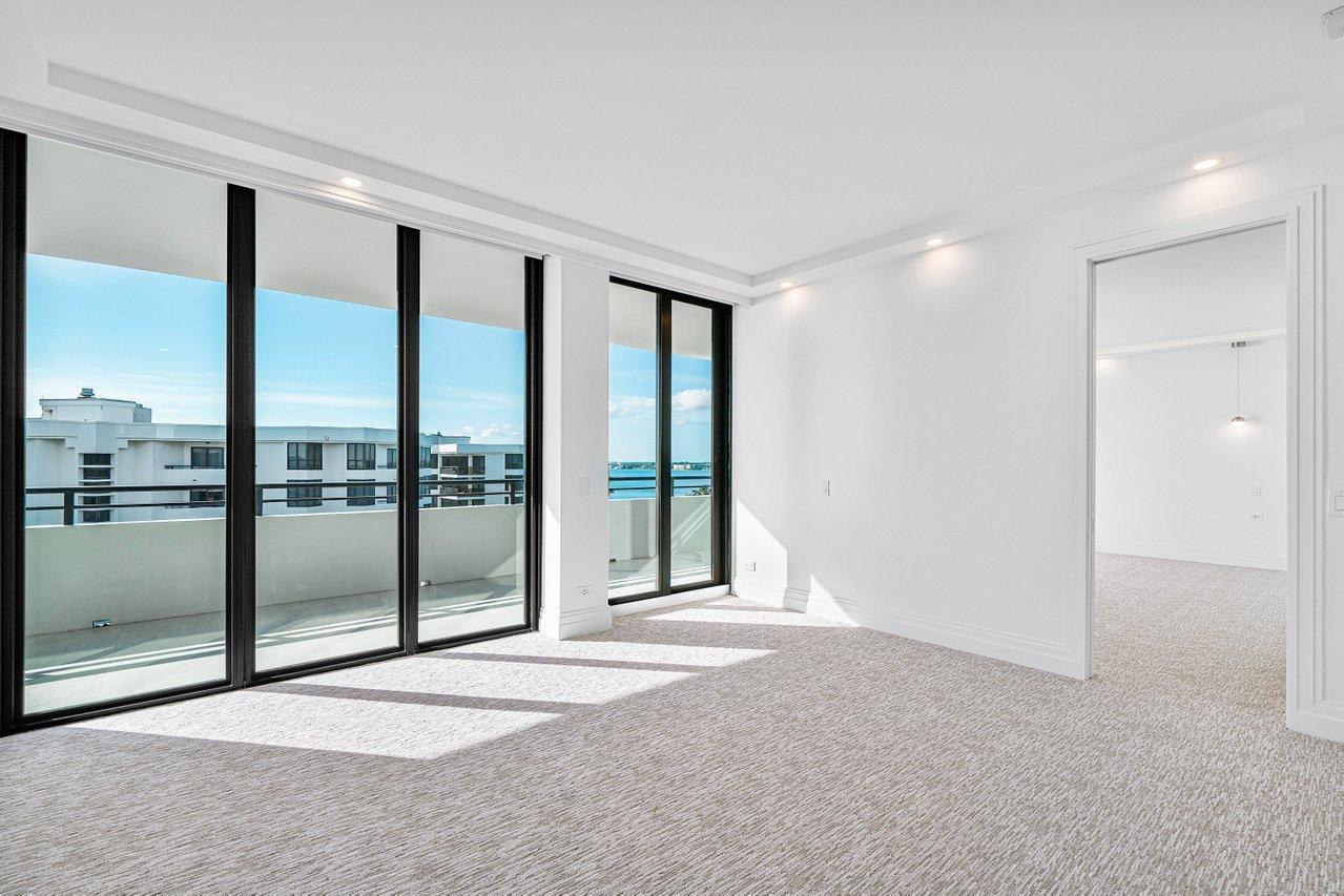 PALM BEACH HAMPTONCONDO DECL FILED 4-26-85-IN - Residential