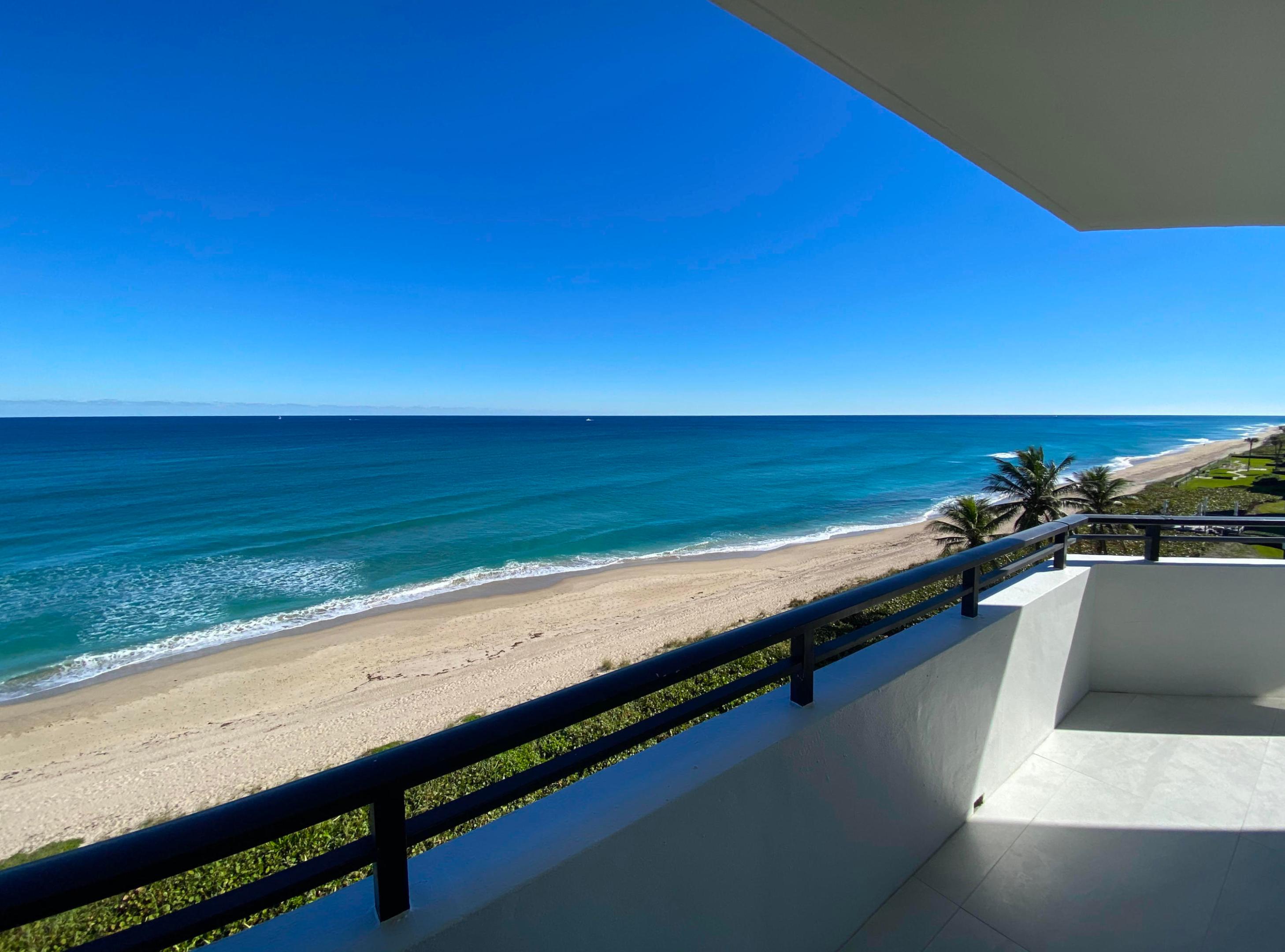 PALM BEACH HAMPTONCONDO DECL FILED 4-26-85-IN - Residential