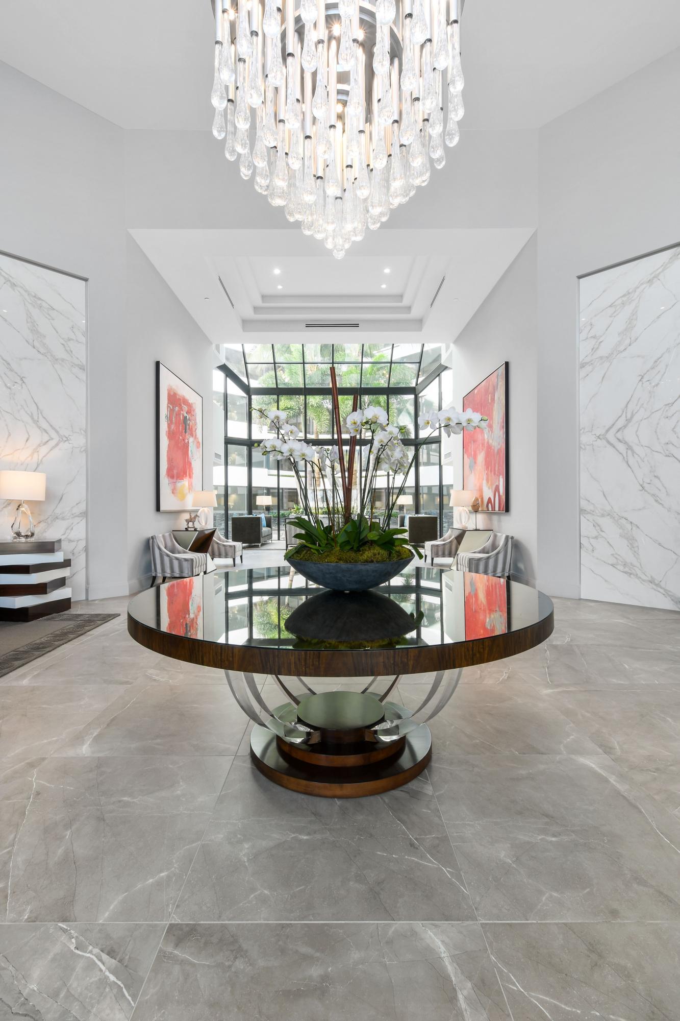 PALM BEACH HAMPTONCONDO DECL FILED 4-26-85-IN - Residential