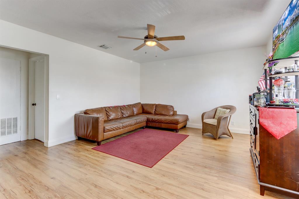 NORTH LAKE WORTH - Residential Income