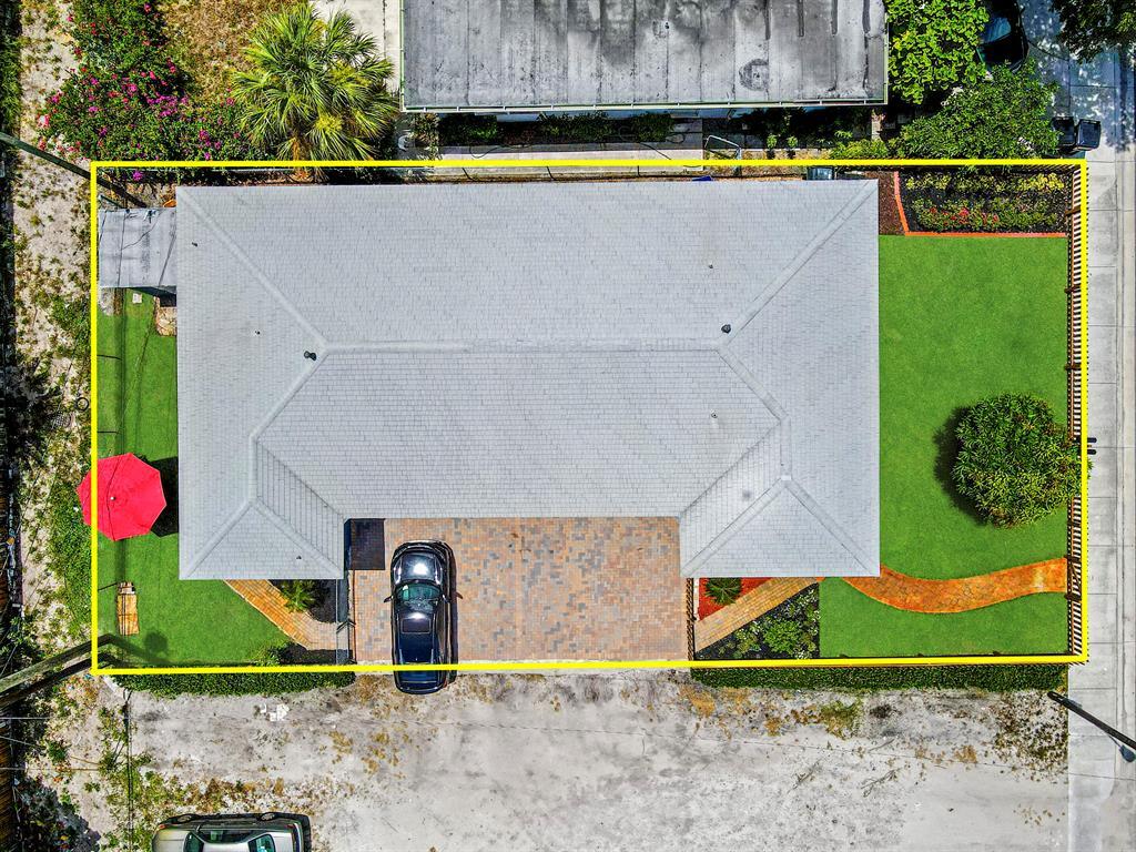 NORTH LAKE WORTH - Residential Income