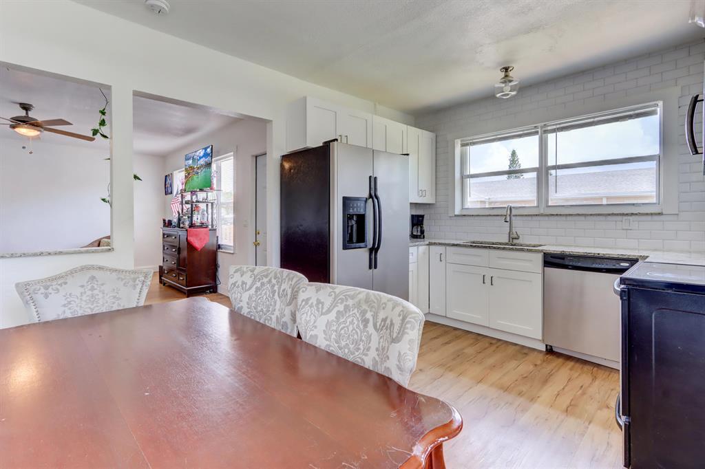 NORTH LAKE WORTH - Residential Income