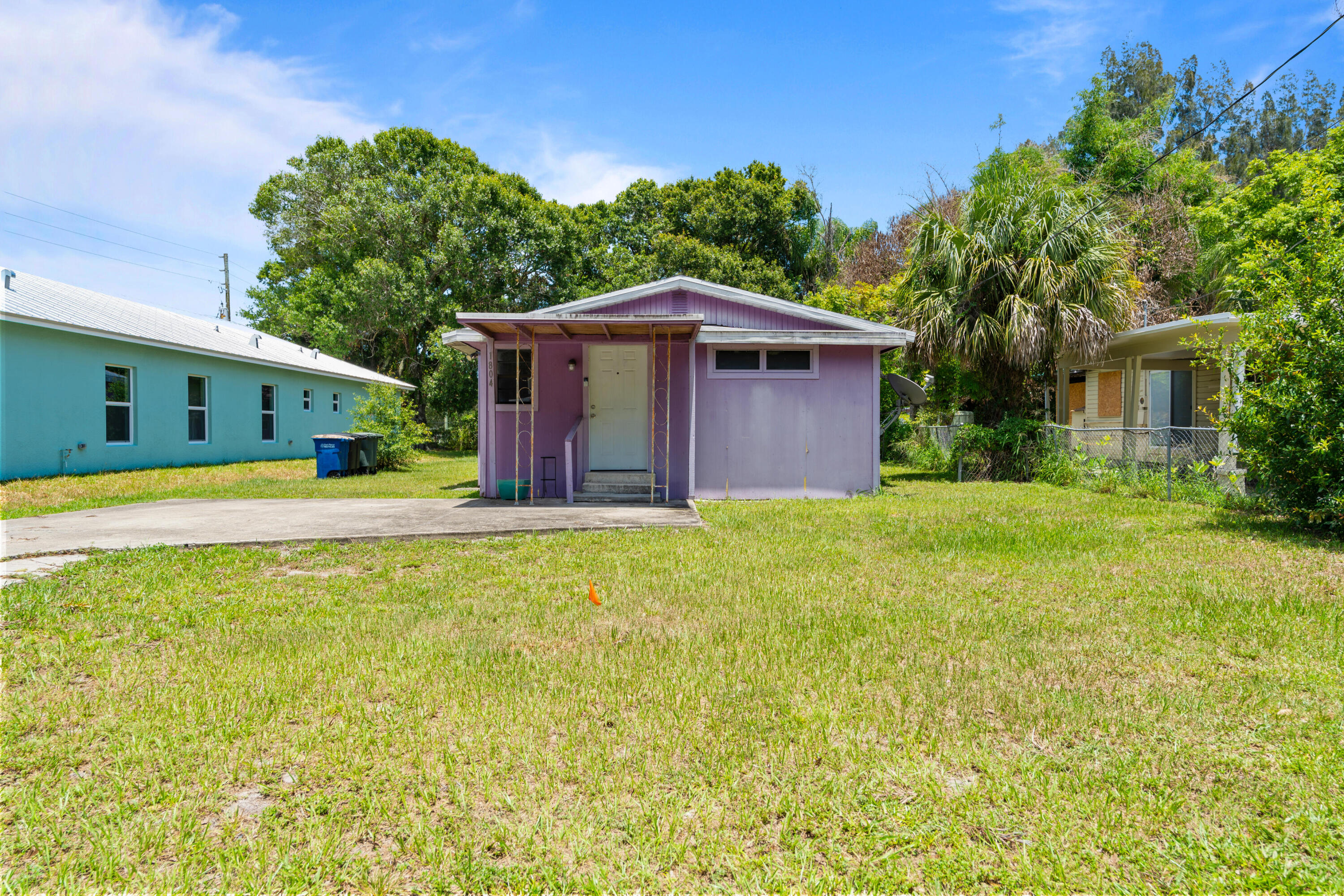This 3-bedroom, 1-bathroom single-family home provides a fantastic opportunity to add value and customize to your liking. Featuring a functional layout and solid bones, the property requires cosmetic updates and repairs throughout, making it the ideal a fix-and-flip or a profitable rental investment. Don't miss out on this high-potential project!