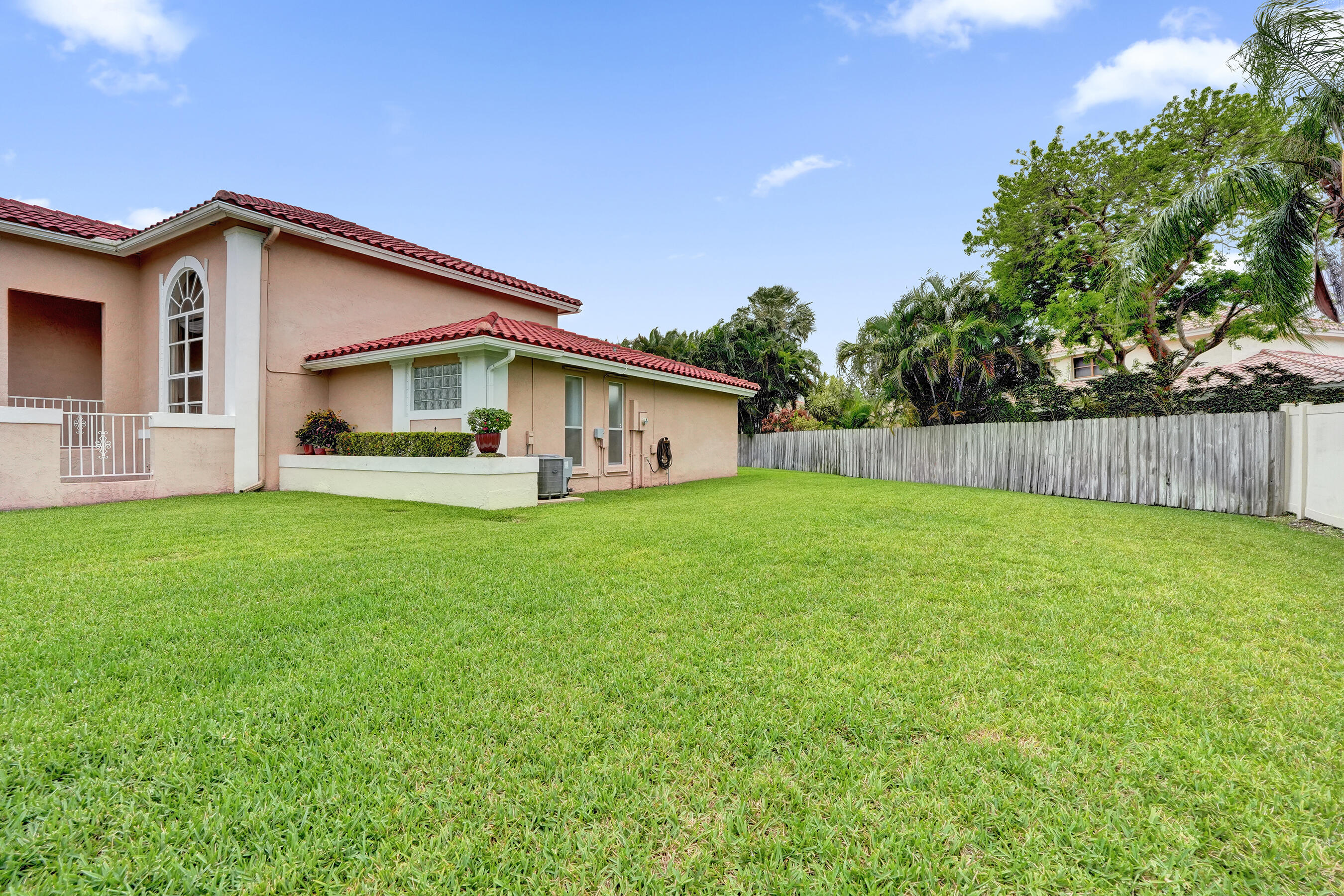 HAWKES BLUFF - Residential