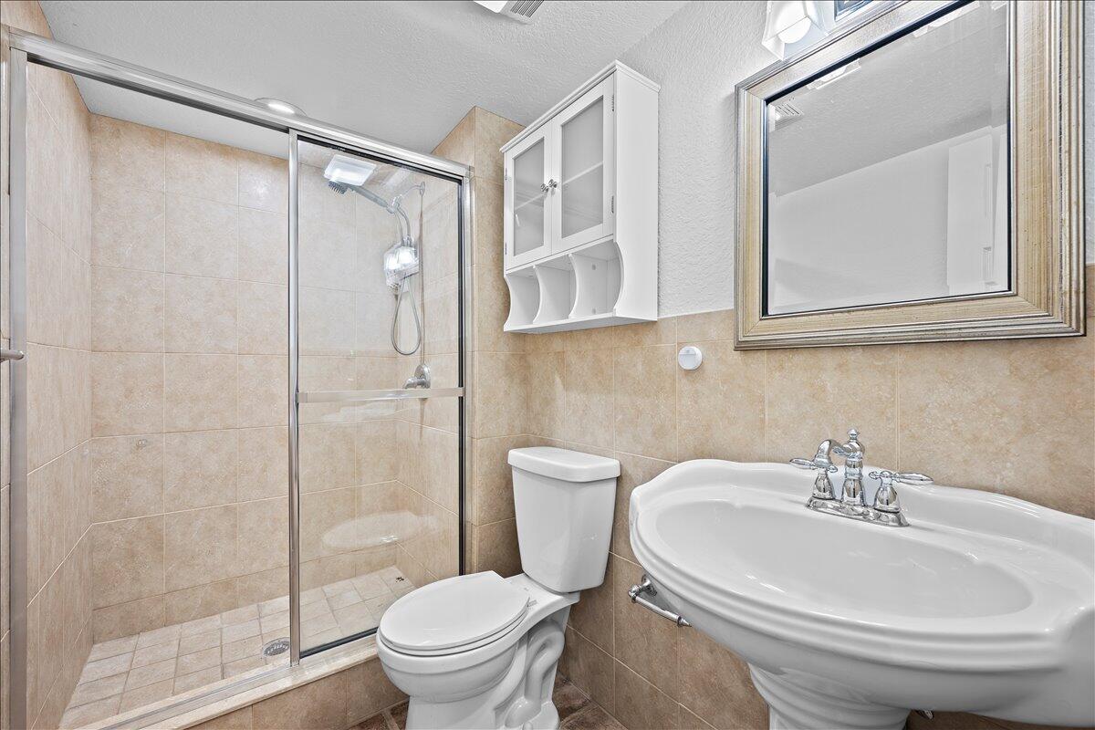 GOLDEN LAKES VILLAGE CONDO 1 THRU 13-A - Residential Lease