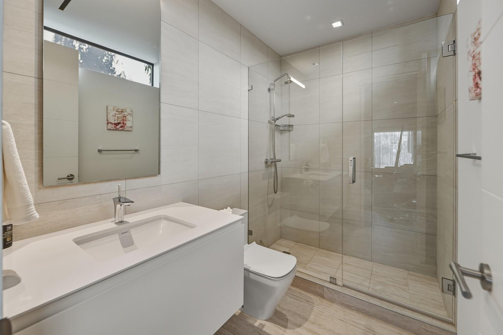 Riviera 6-17 B - Residential