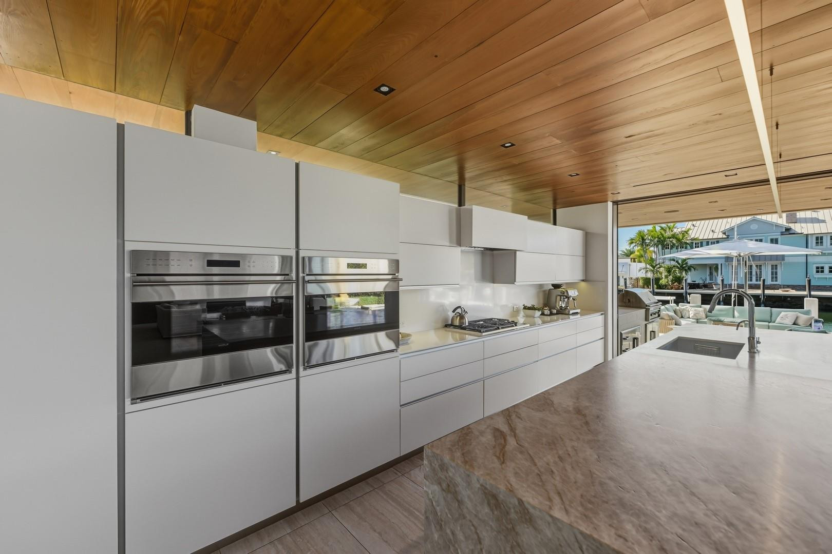 Riviera 6-17 B - Residential