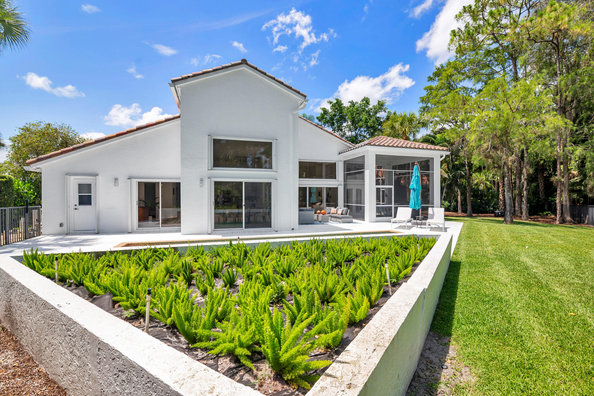 BREAKERS WEST 14 - Residential