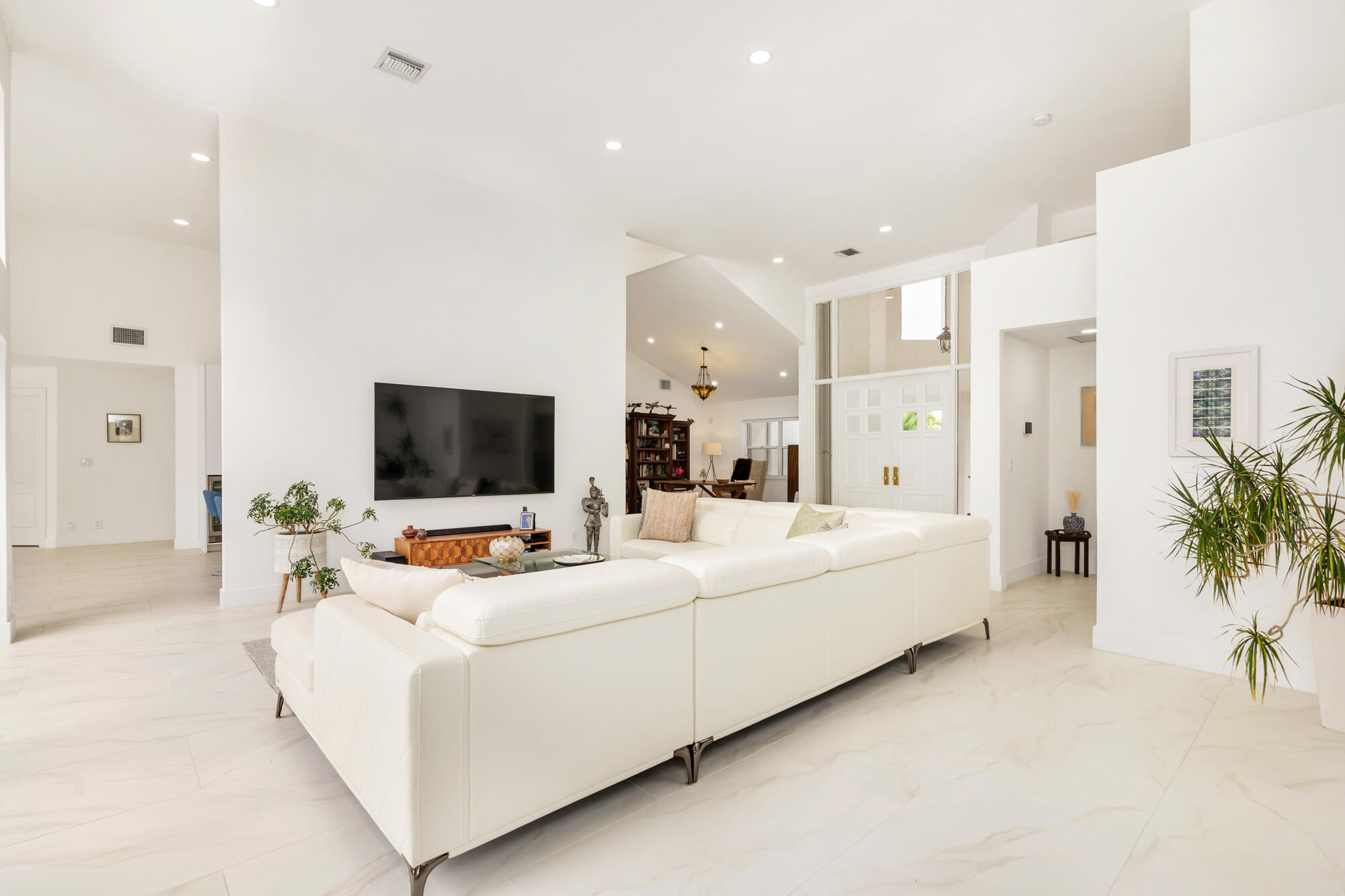 BREAKERS WEST 14 - Residential