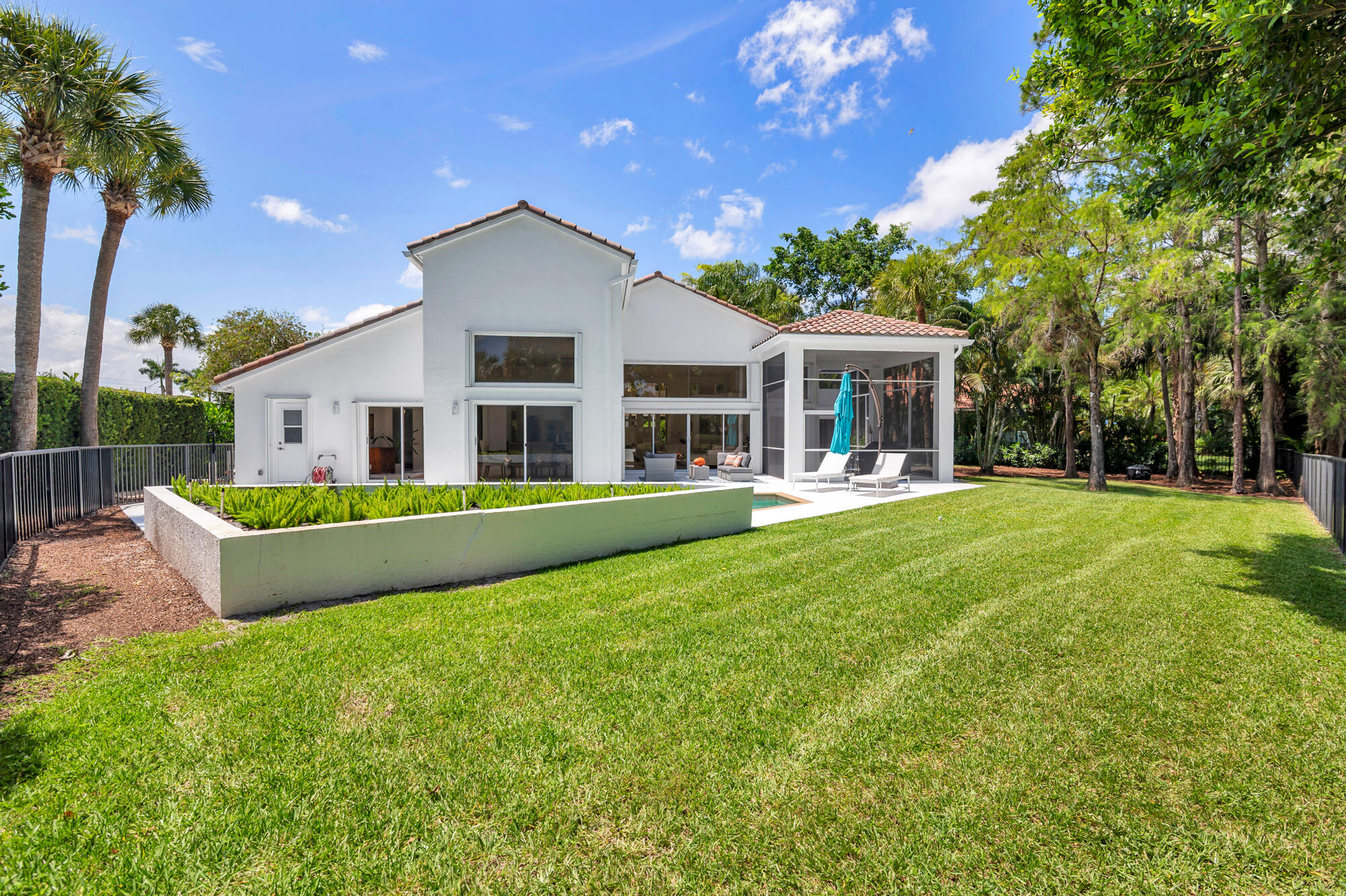 BREAKERS WEST 14 - Residential