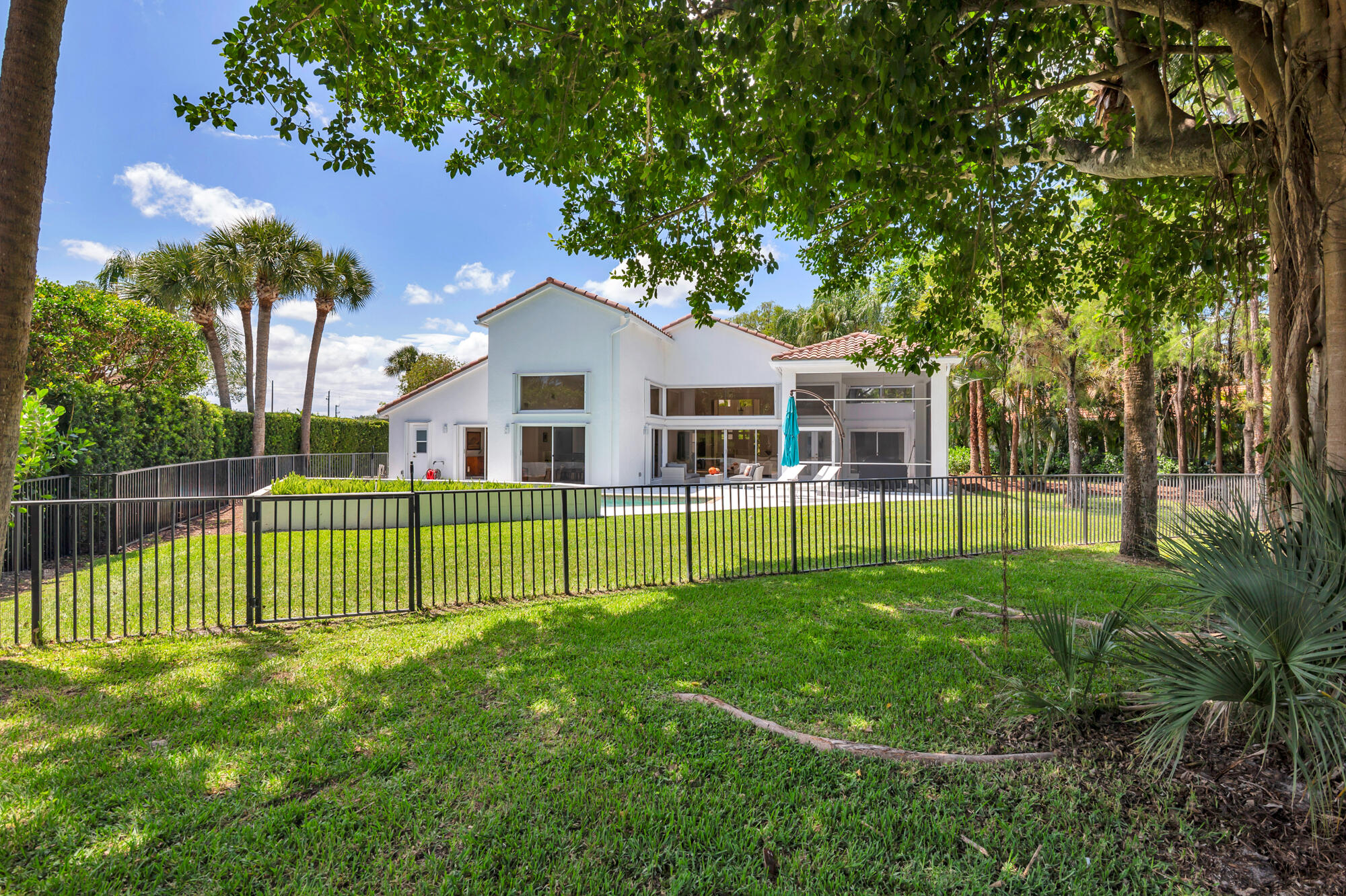 BREAKERS WEST 14 - Residential