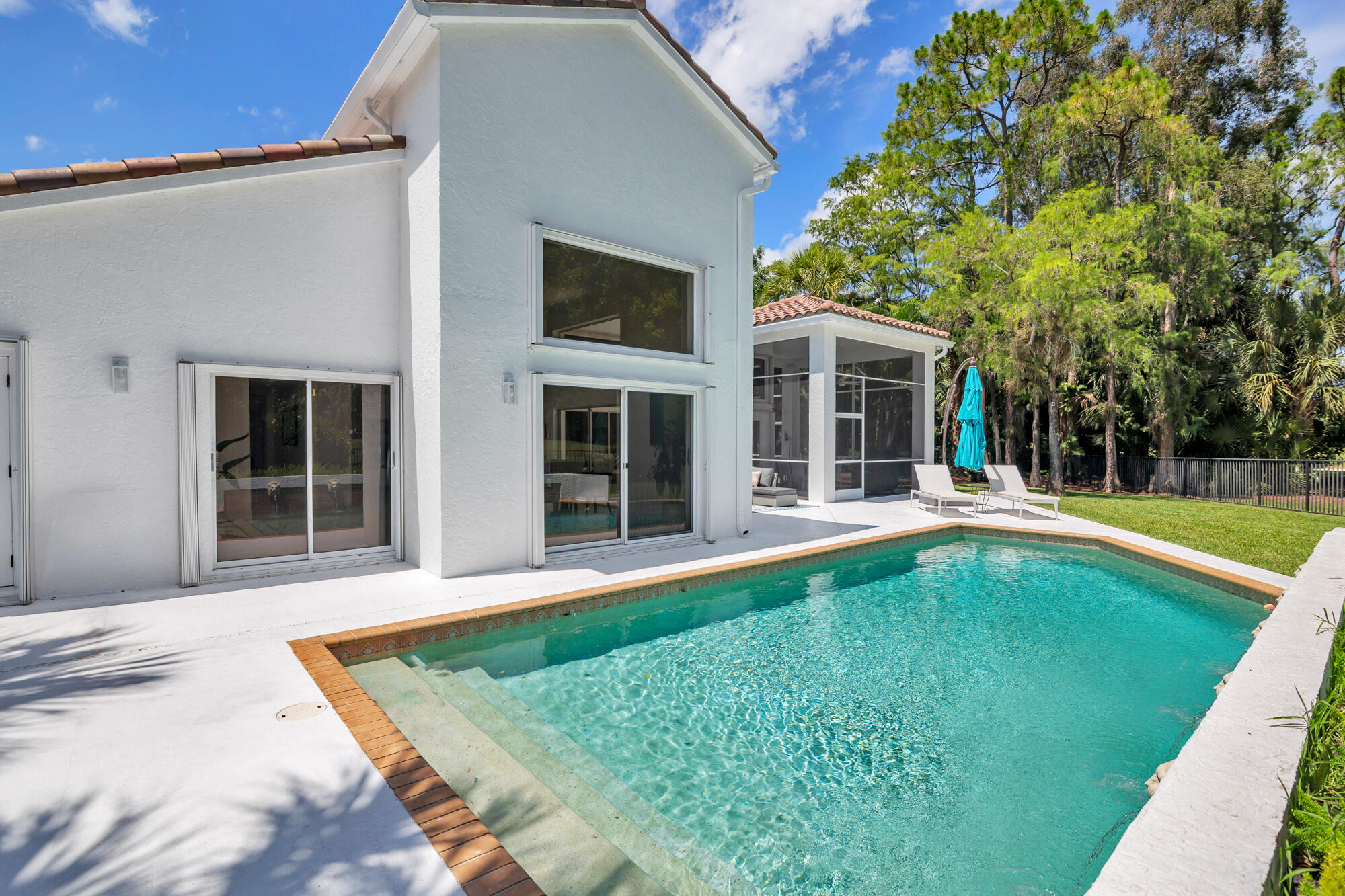 BREAKERS WEST 14 - Residential