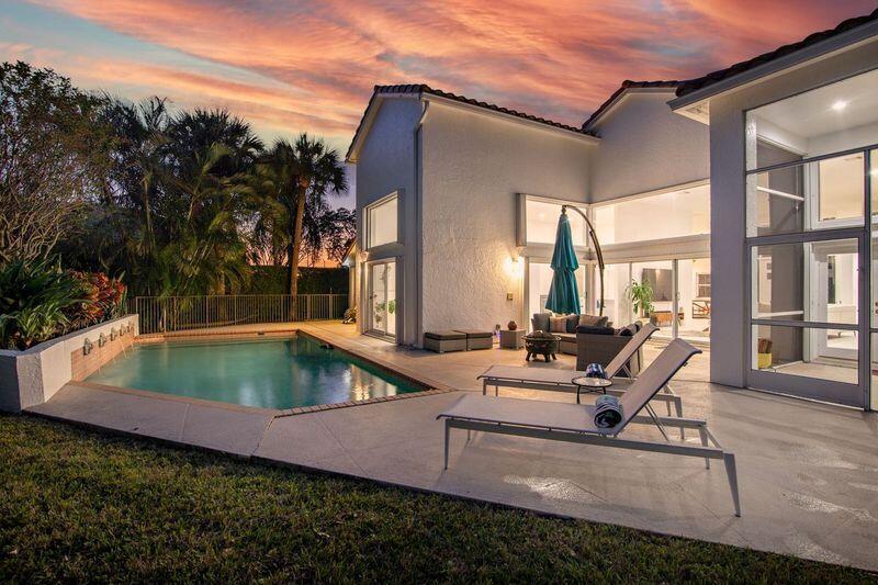 BREAKERS WEST 14 - Residential