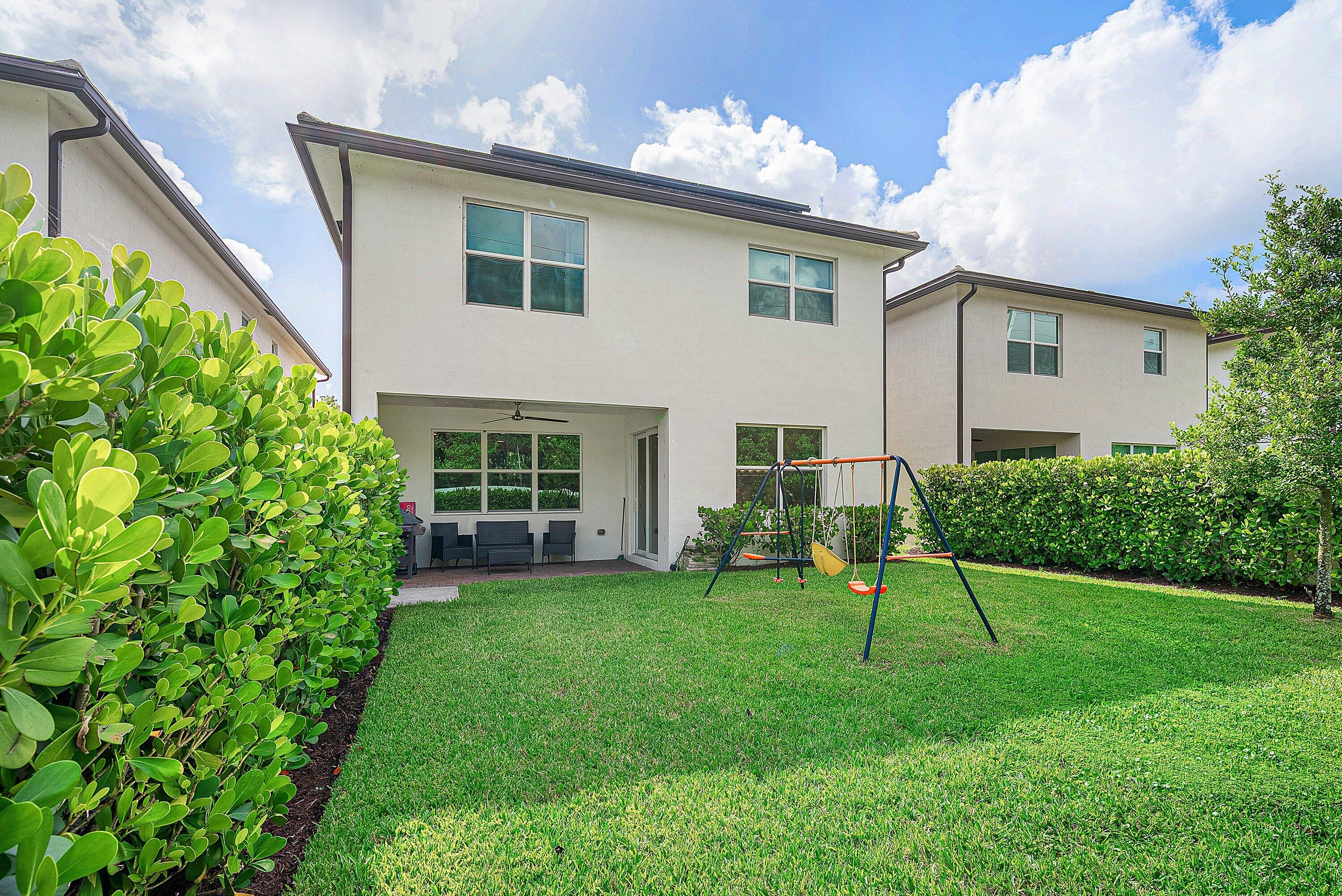 BANYAN COURT - Residential