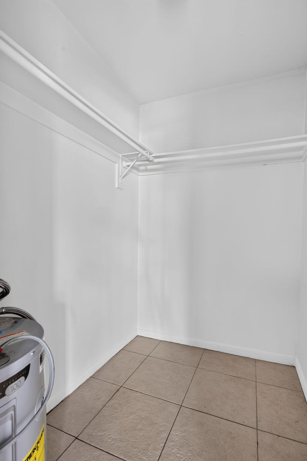 MELODIE ESTATES - Residential Lease
