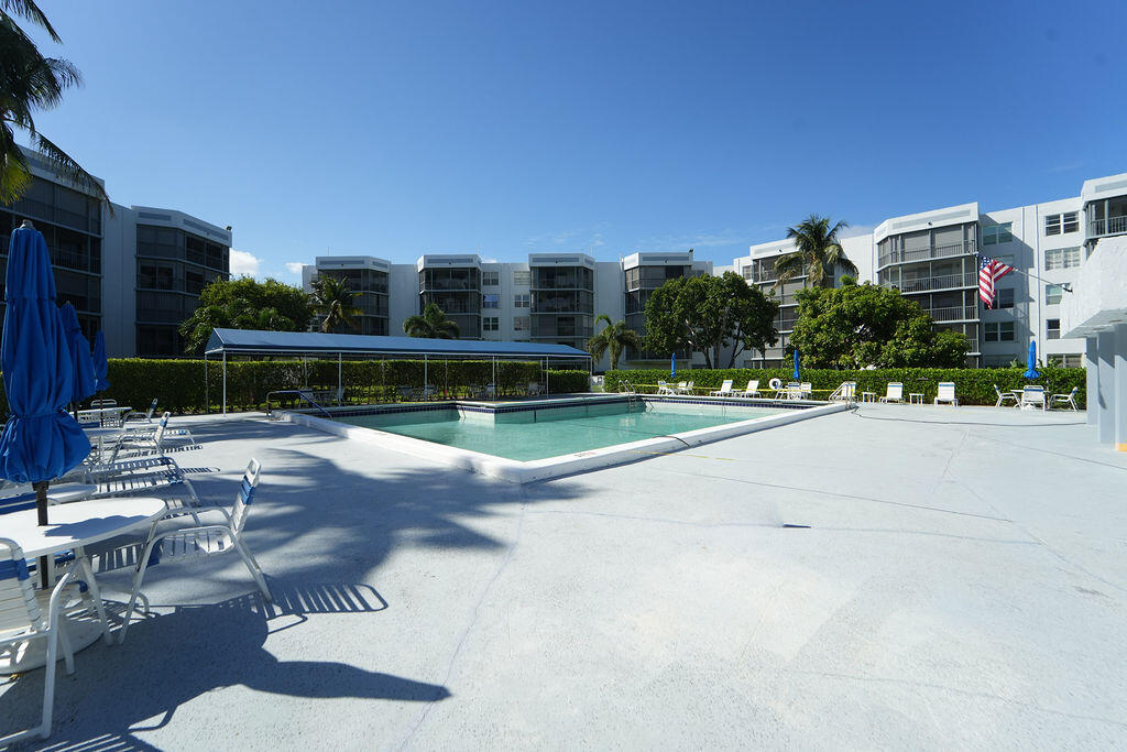 BOCA TEECA CONDO 9 - Residential
