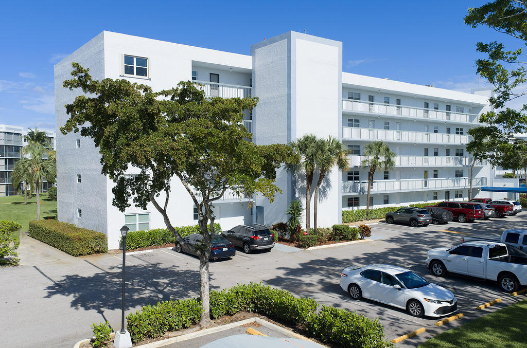 BOCA TEECA CONDO 9 - Residential