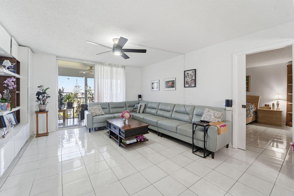 BOCA TEECA CONDO 9 - Residential