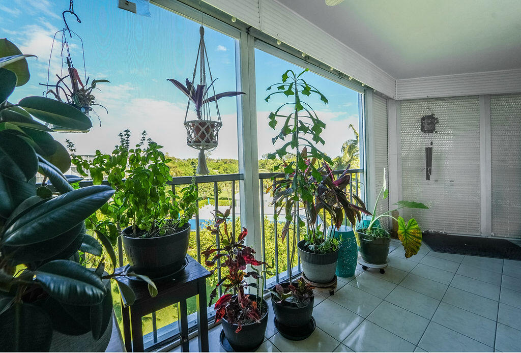BOCA TEECA CONDO 9 - Residential