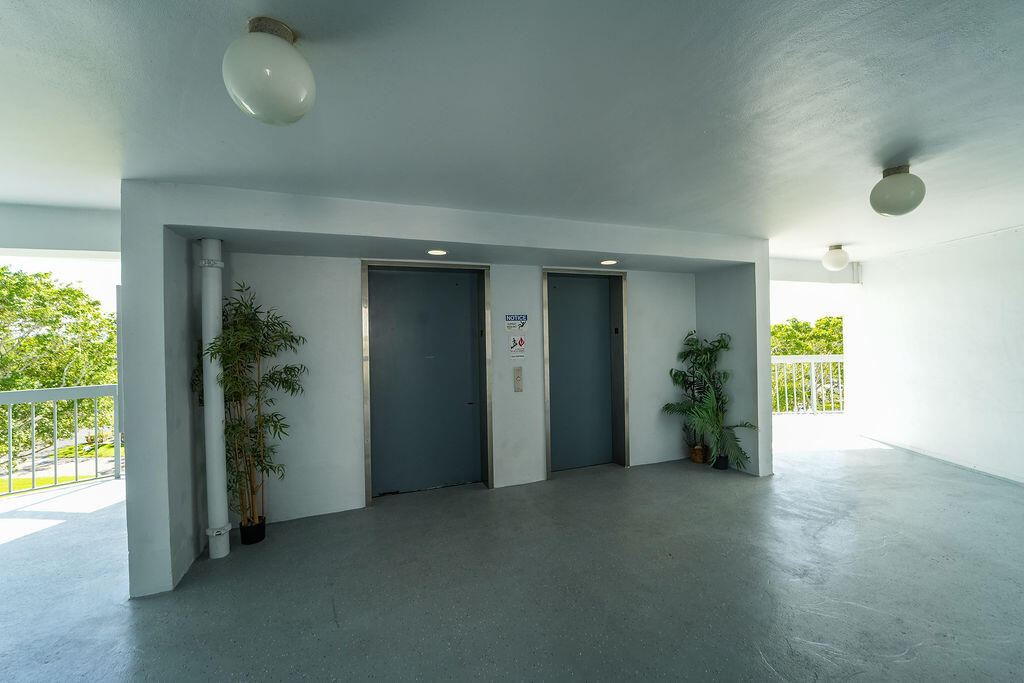 BOCA TEECA CONDO 9 - Residential