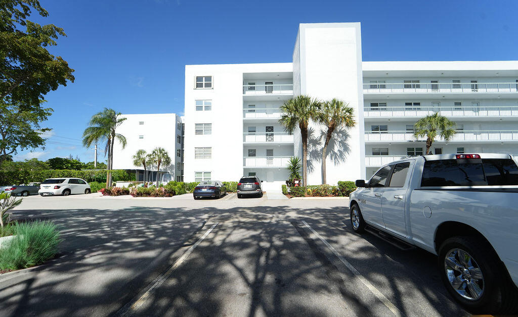 BOCA TEECA CONDO 9 - Residential
